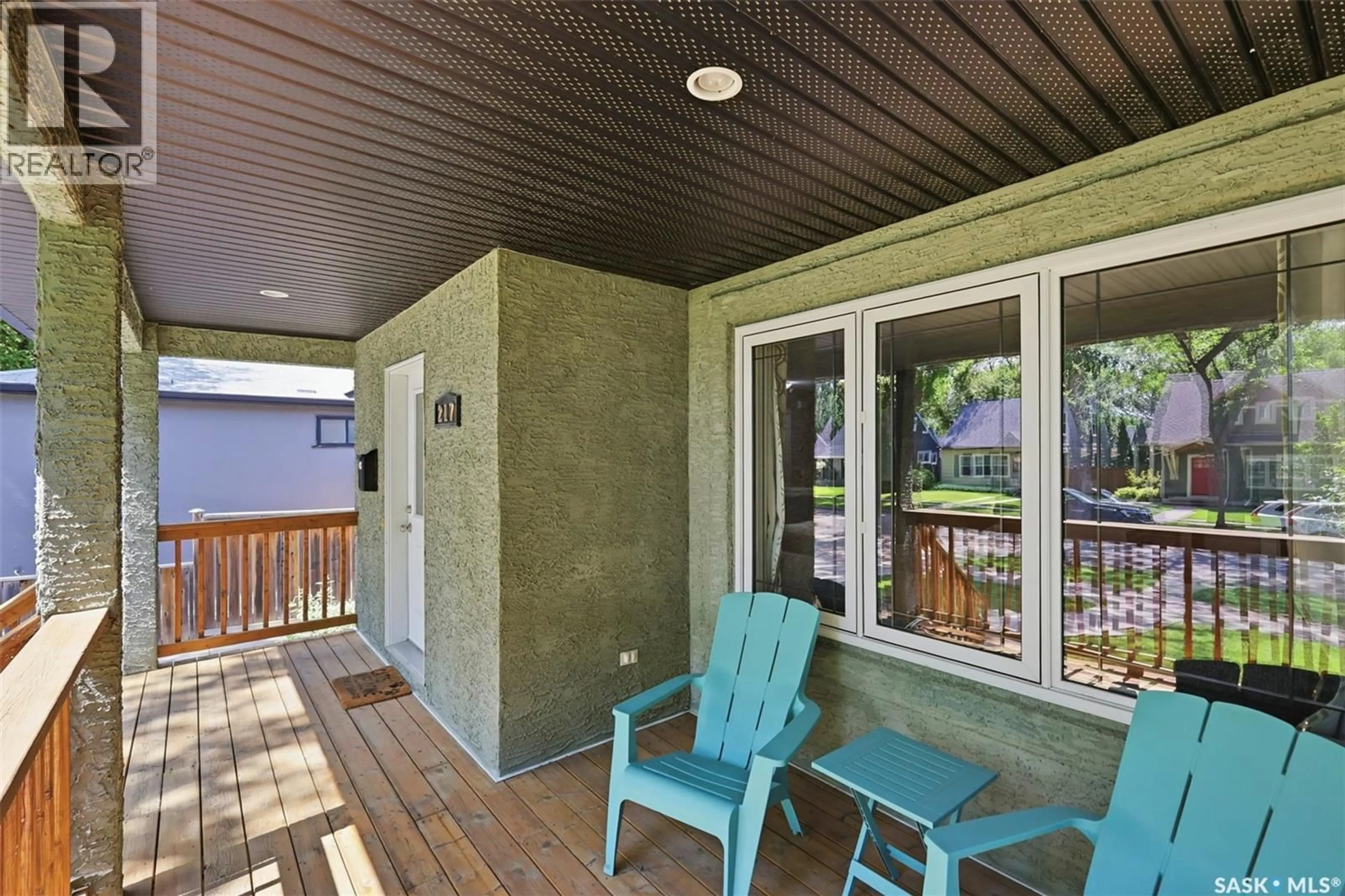 Patio, water/lake/river/ocean view for 217 ISABELLA STREET E, Saskatoon Saskatchewan S7J0B2
