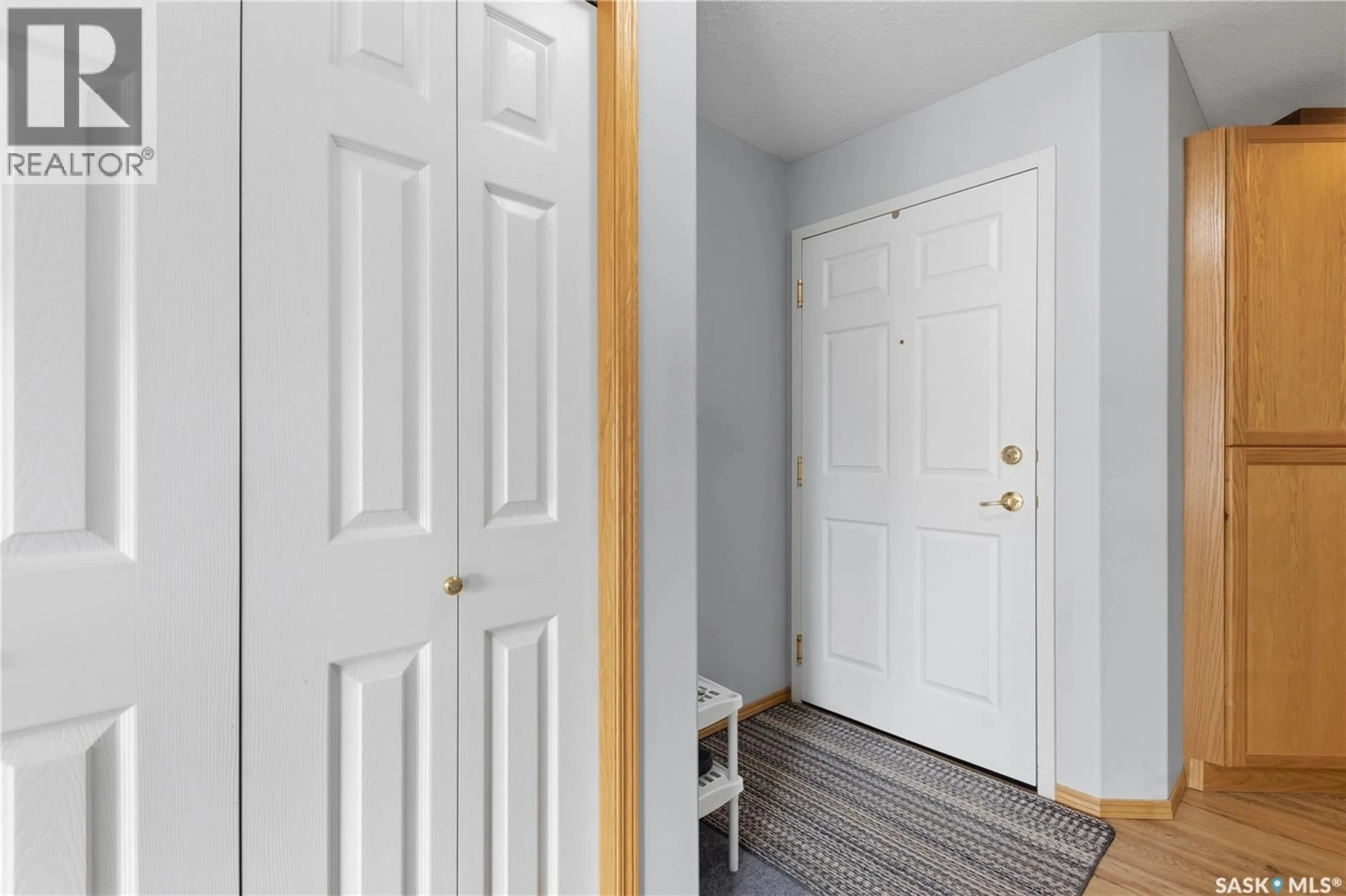 Indoor entryway for 205 100 5TH AVENUE, Regina Beach Saskatchewan S0G4C0