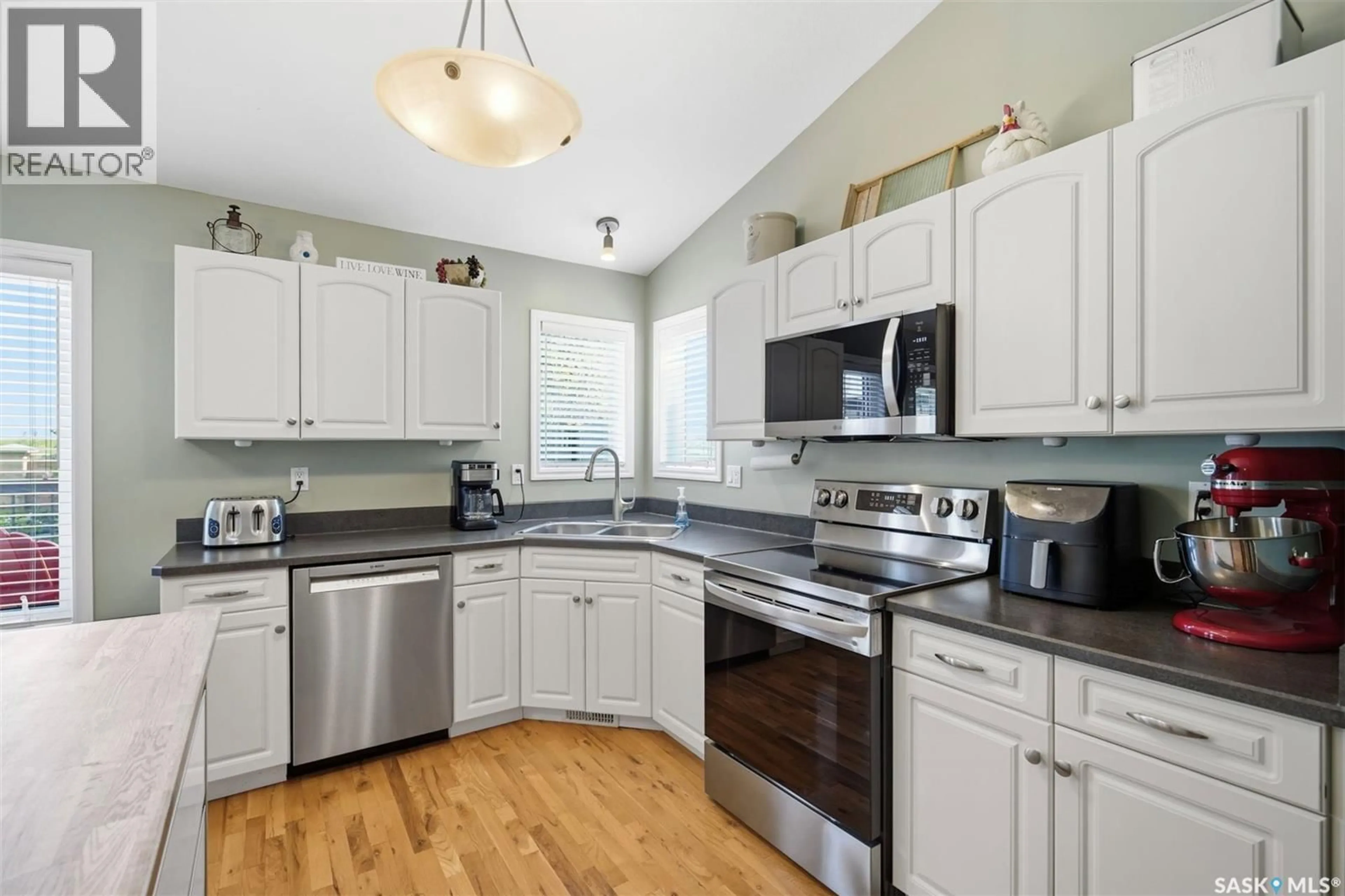 Standard kitchen, ceramic/tile floor for 238 BEECHMONT CRESCENT, Saskatoon Saskatchewan S7V1C8