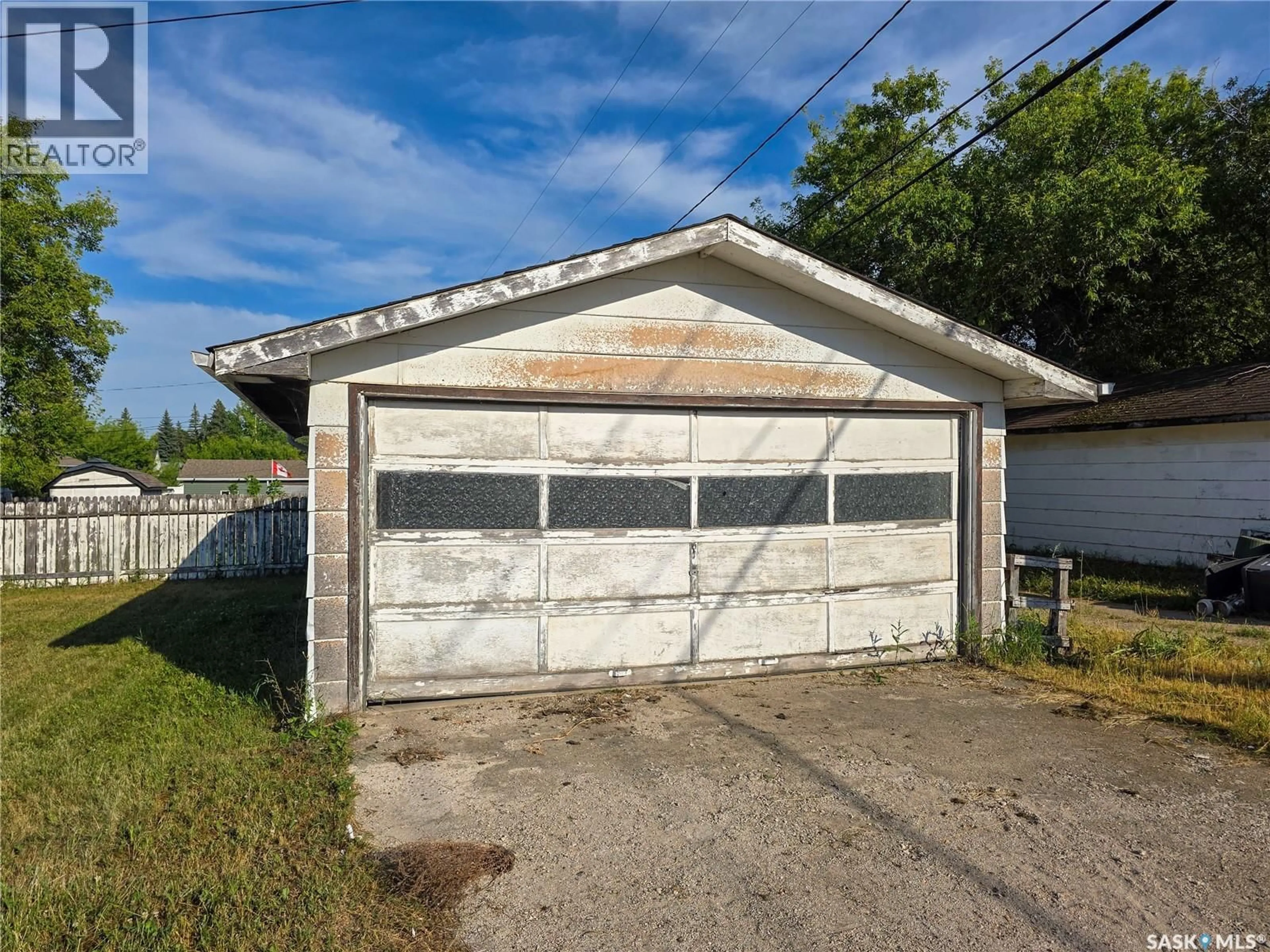 Indoor garage for 379 2ND AVENUE, Melville Saskatchewan S0A2P0