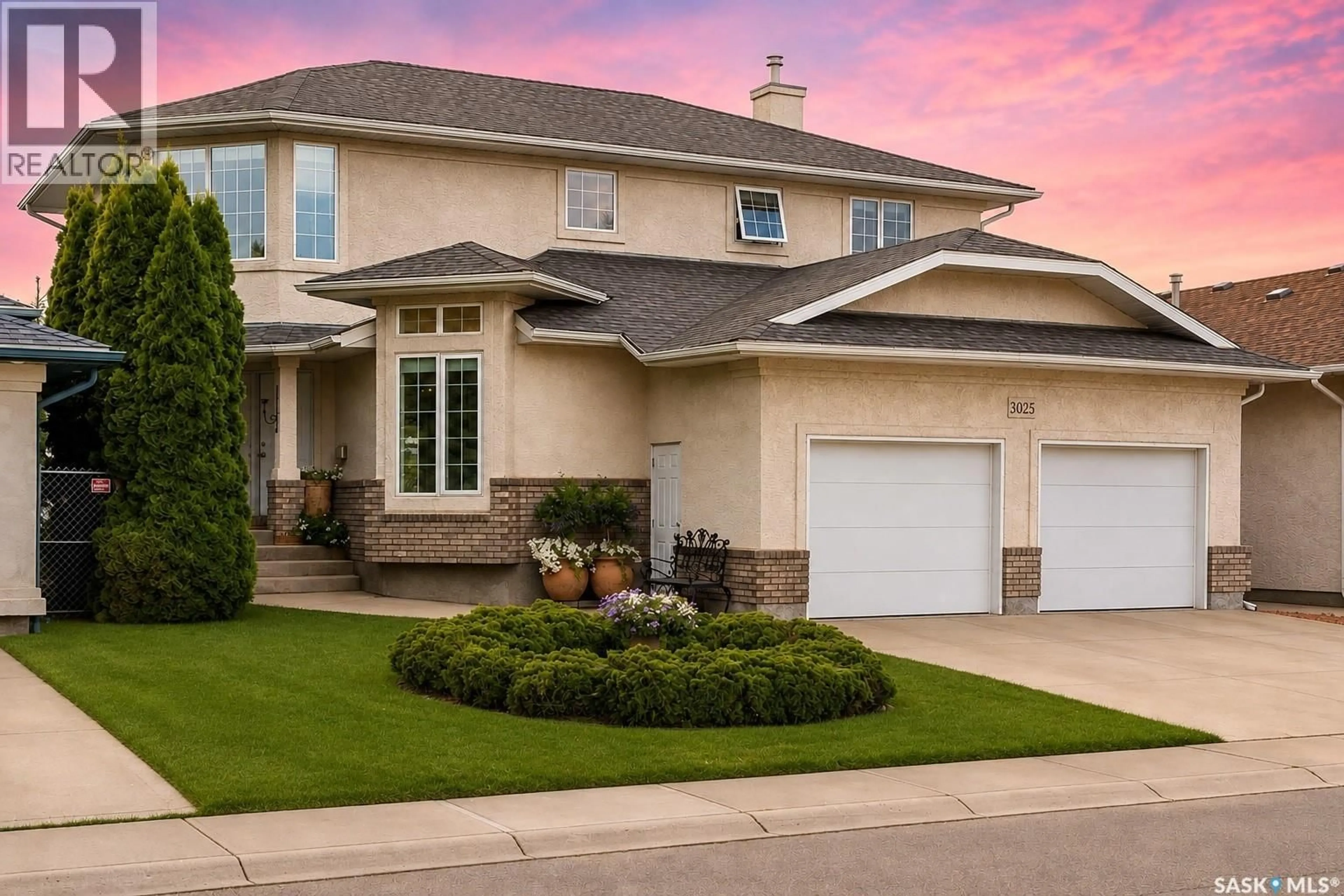 Home with vinyl exterior material, street for 3025 BIRCH CRESCENT, Regina Saskatchewan S4S7J3
