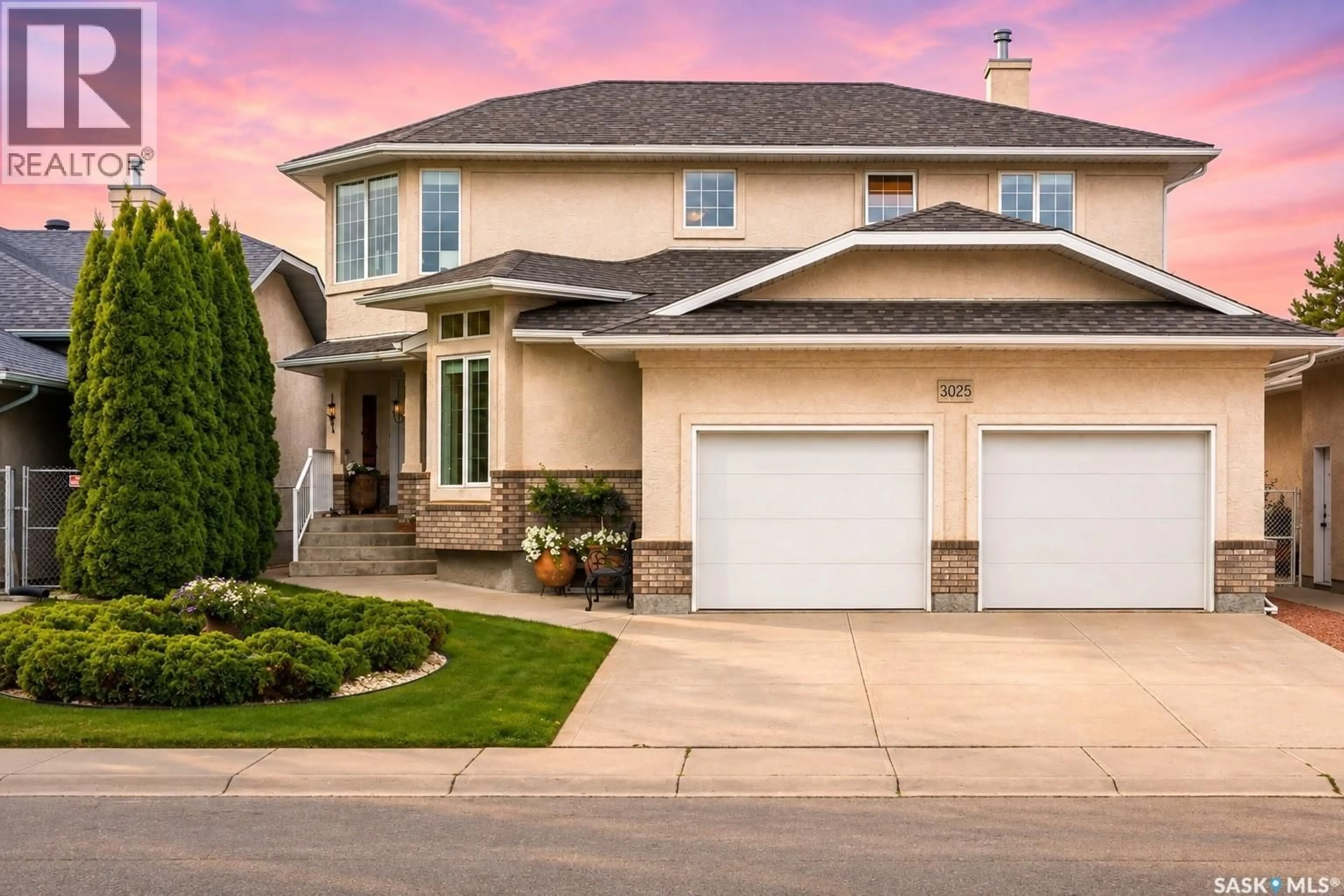 Home with vinyl exterior material, street for 3025 BIRCH CRESCENT, Regina Saskatchewan S4S7J3