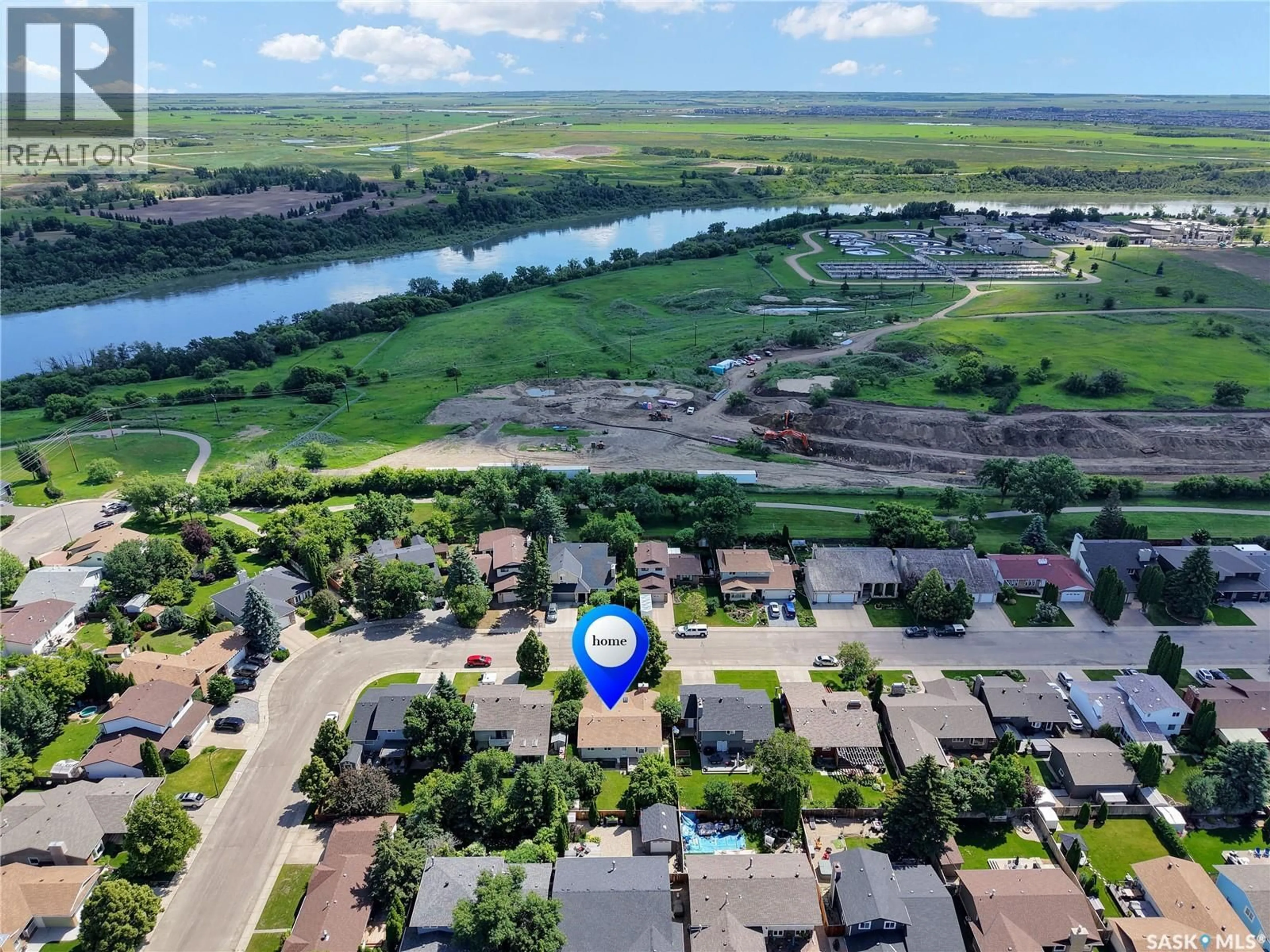 A pic from outside/outdoor area/front of a property/back of a property/a pic from drone, water/lake/river/ocean view for 246 PERREAULT CRESCENT, Saskatoon Saskatchewan S7K6B3