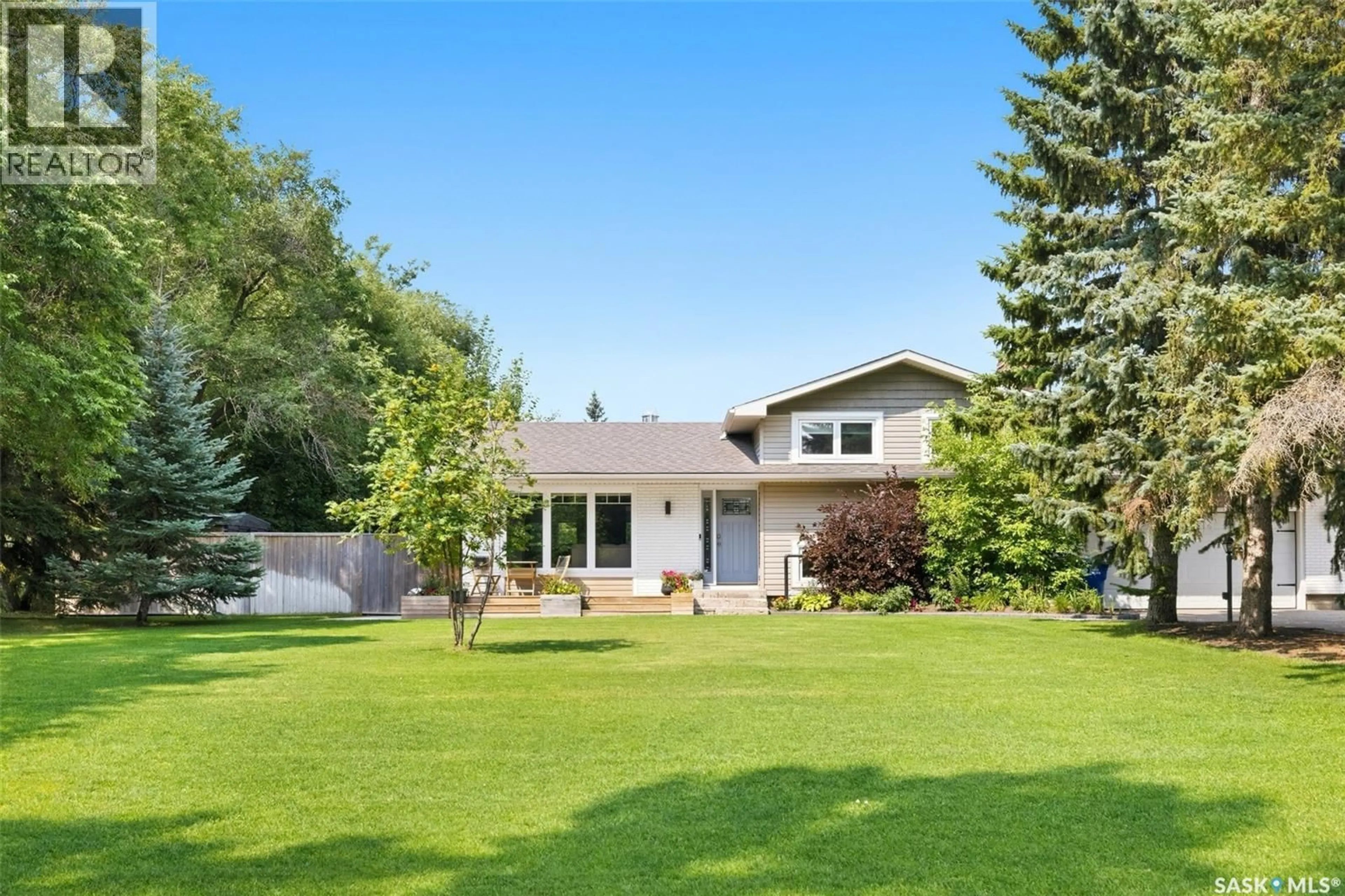 Home with vinyl exterior material, unknown for 35 RIDGEDALE BAY, White City Saskatchewan S4L1B2