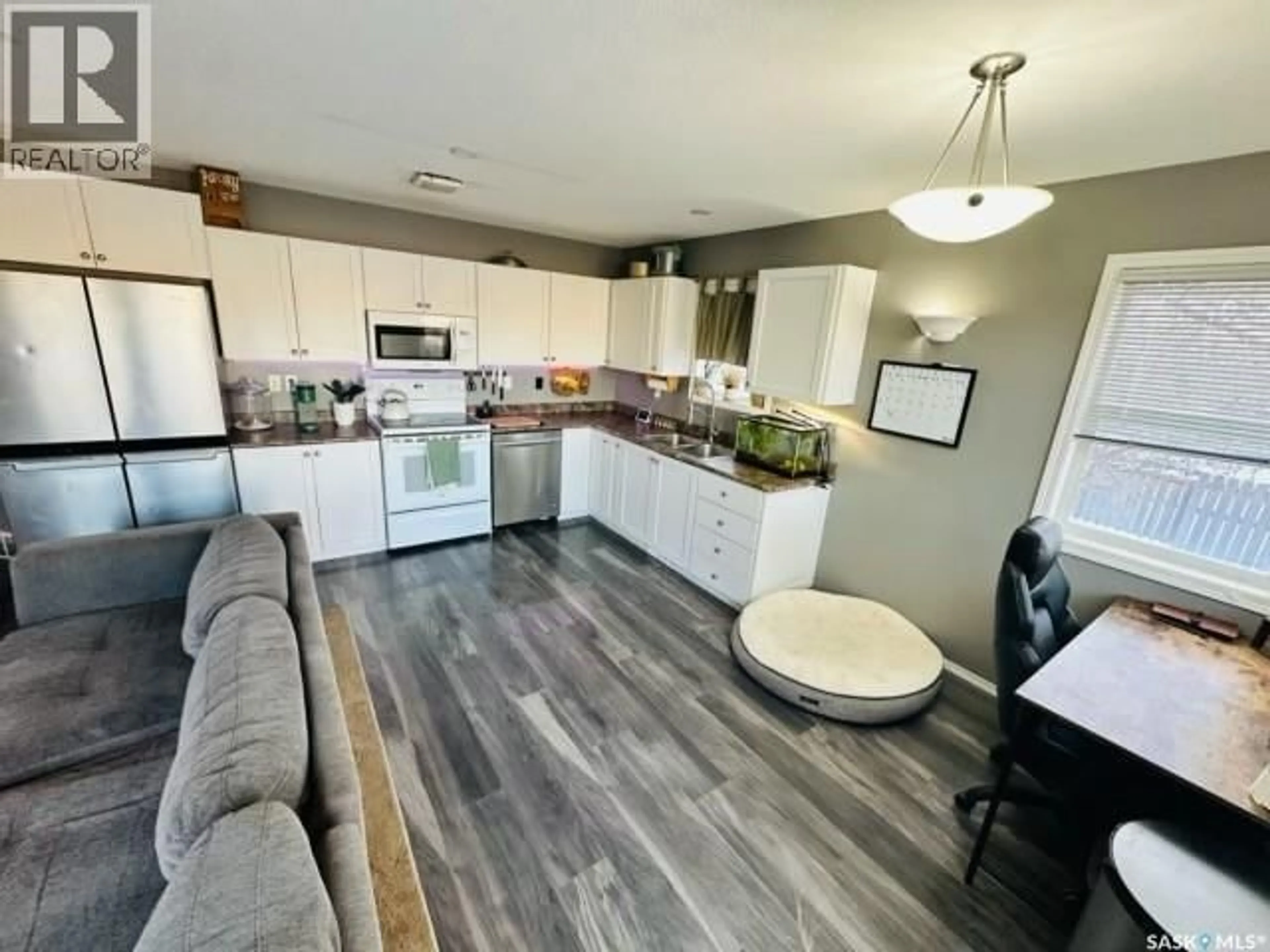 Open concept kitchen, unknown for 1804 BELFAST AVENUE, Saskatoon Saskatchewan S7M0L8
