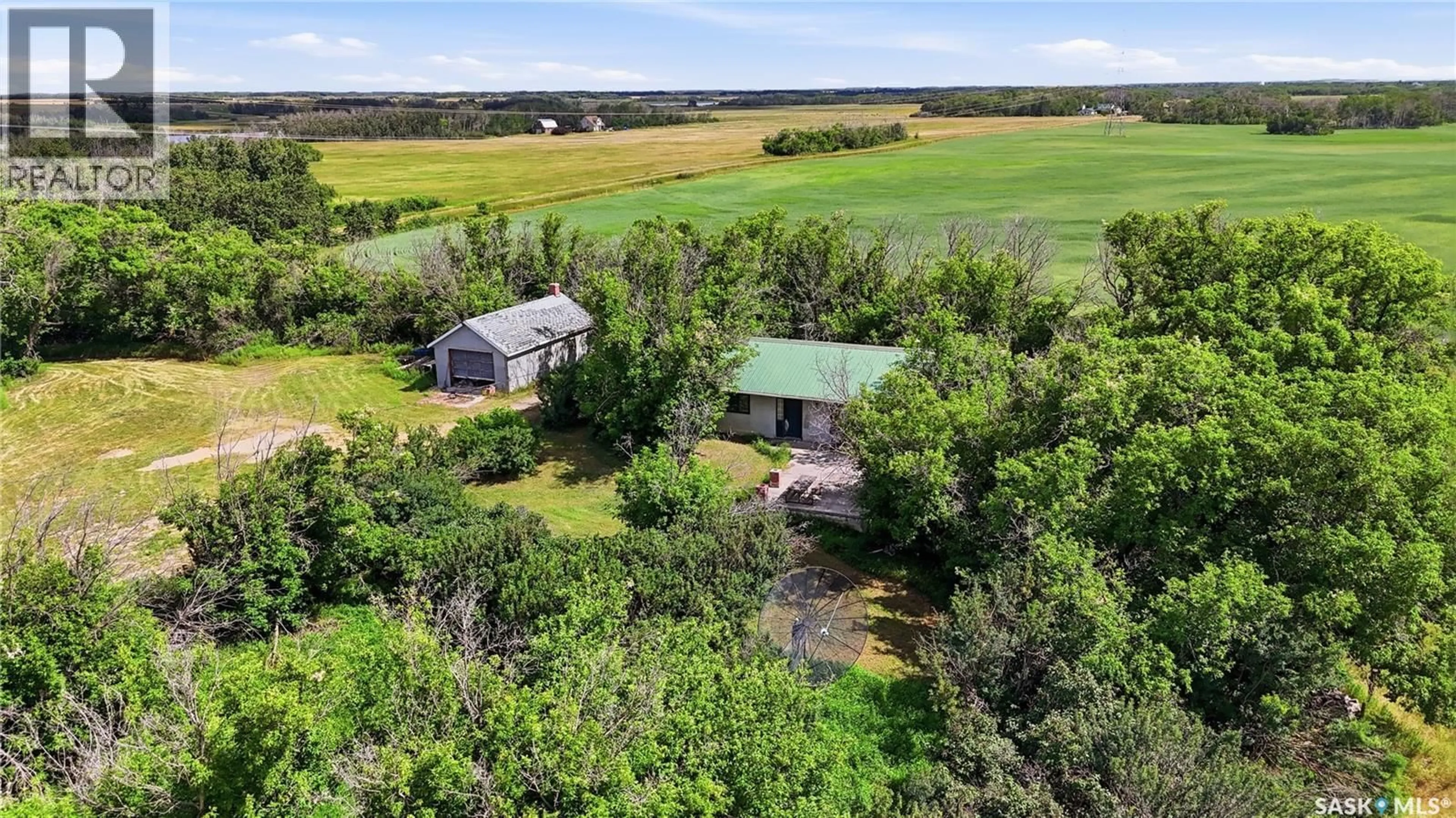 A pic from outside/outdoor area/front of a property/back of a property/a pic from drone, unknown for GREAT BEND ACREAGE, Great Bend Rm No. 405 Saskatchewan S0K0N0