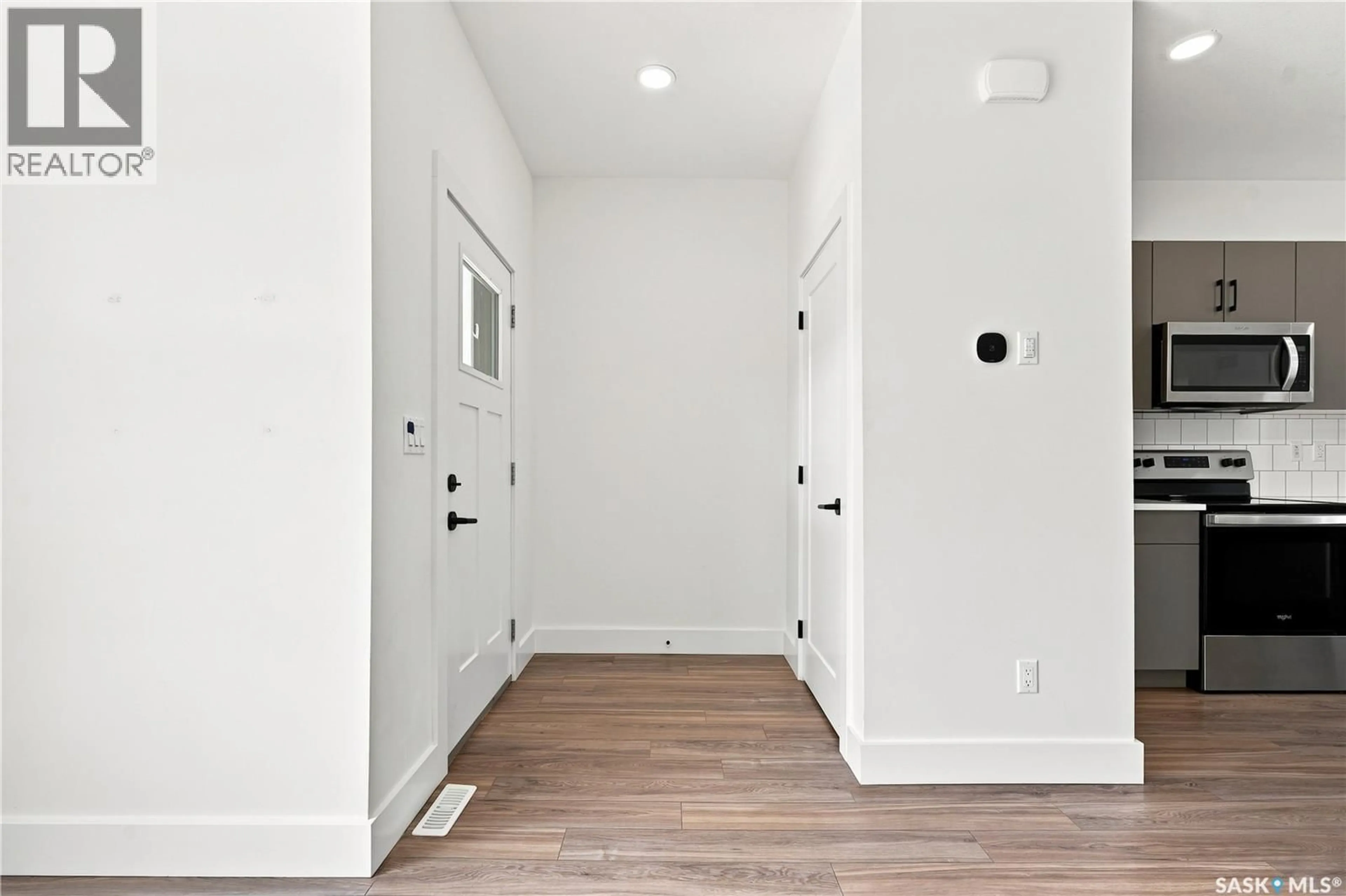 Indoor entryway for 115 ROSEWOOD BOULEVARD, Saskatoon Saskatchewan S7V0Z1