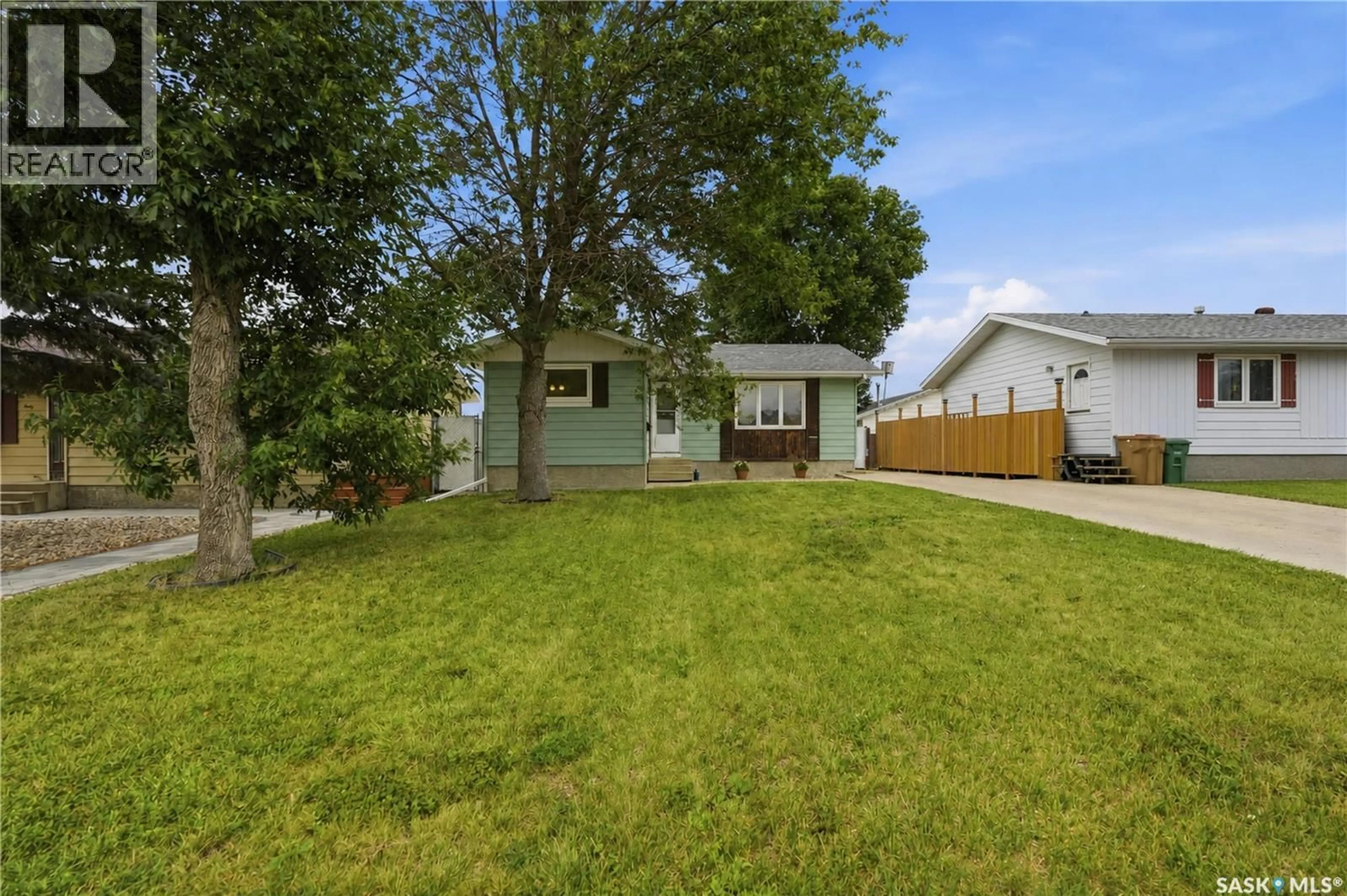 Unknown for 1063 DOROTHY STREET, Regina Saskatchewan S4X1E8