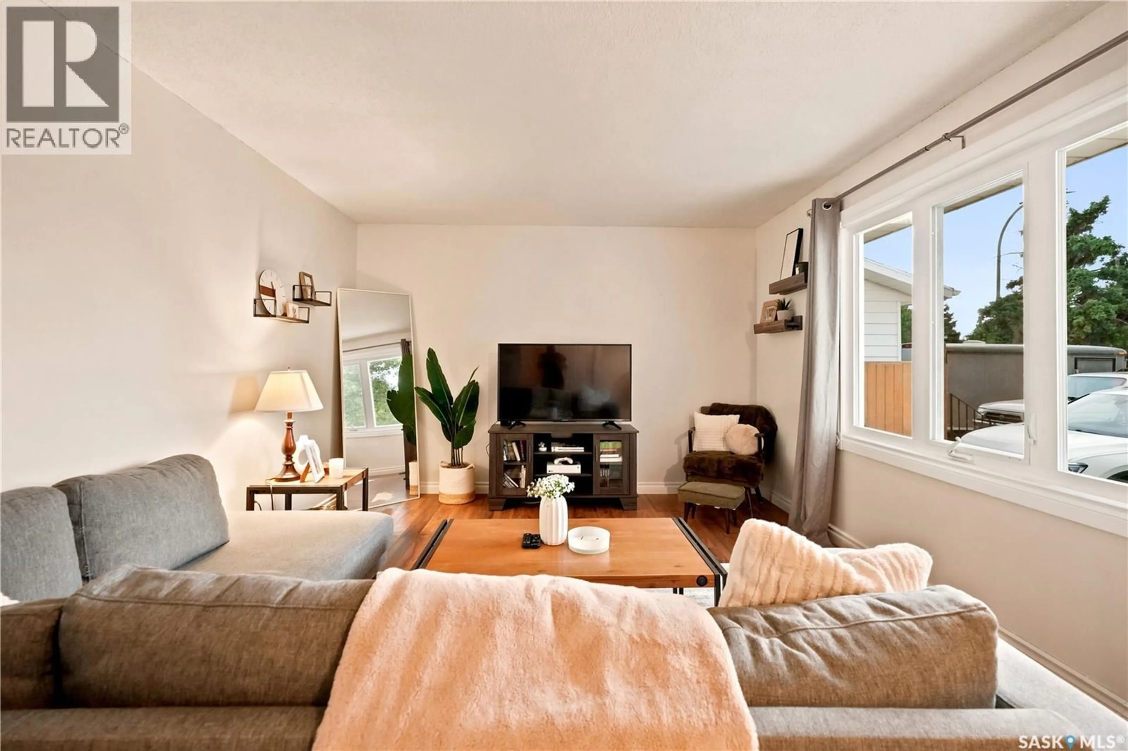 Living room with furniture, unknown for 1063 DOROTHY STREET, Regina Saskatchewan S4X1E8