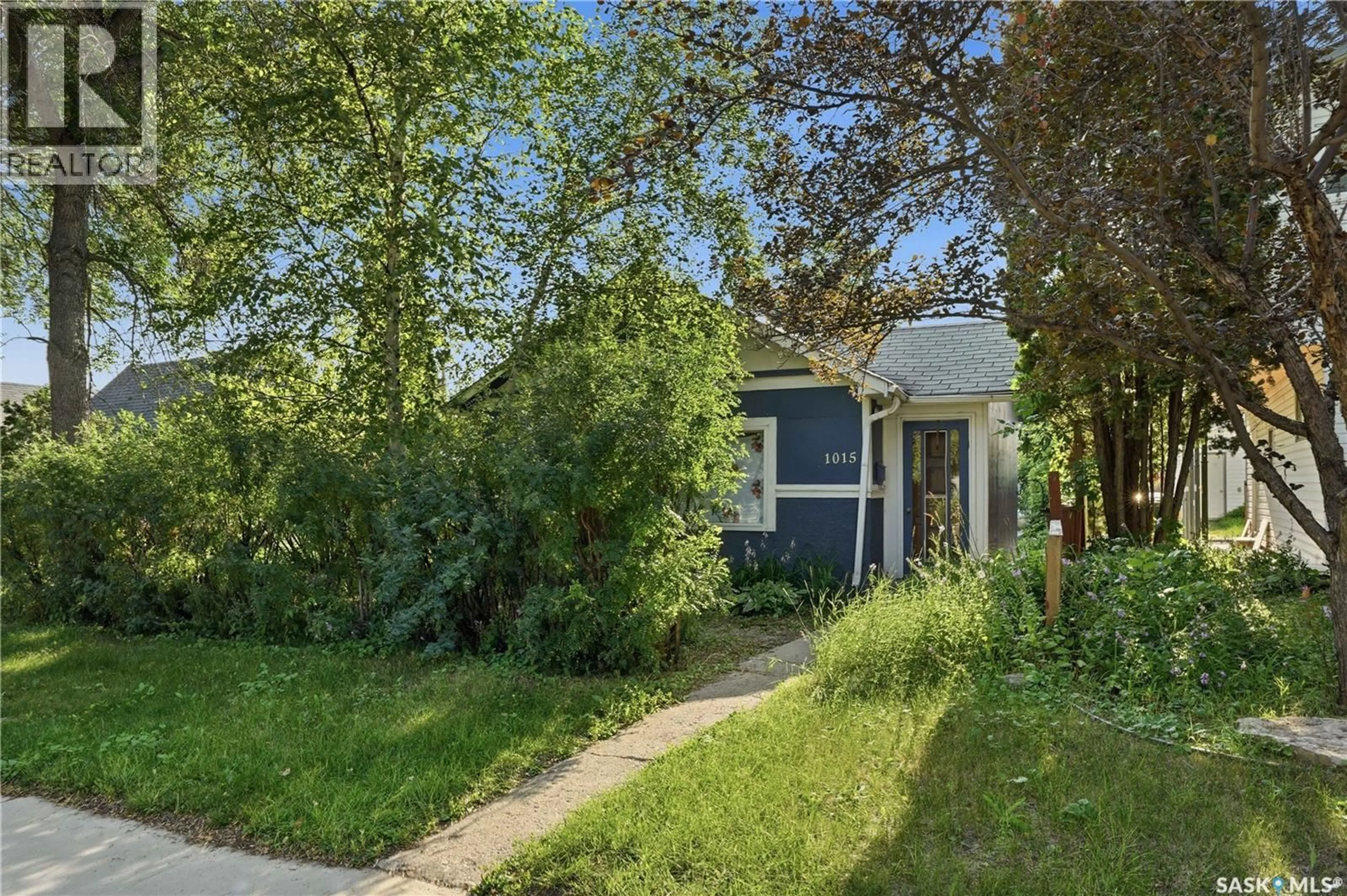 Shed for 1015 J AVENUE, Saskatoon Saskatchewan S7L2L3