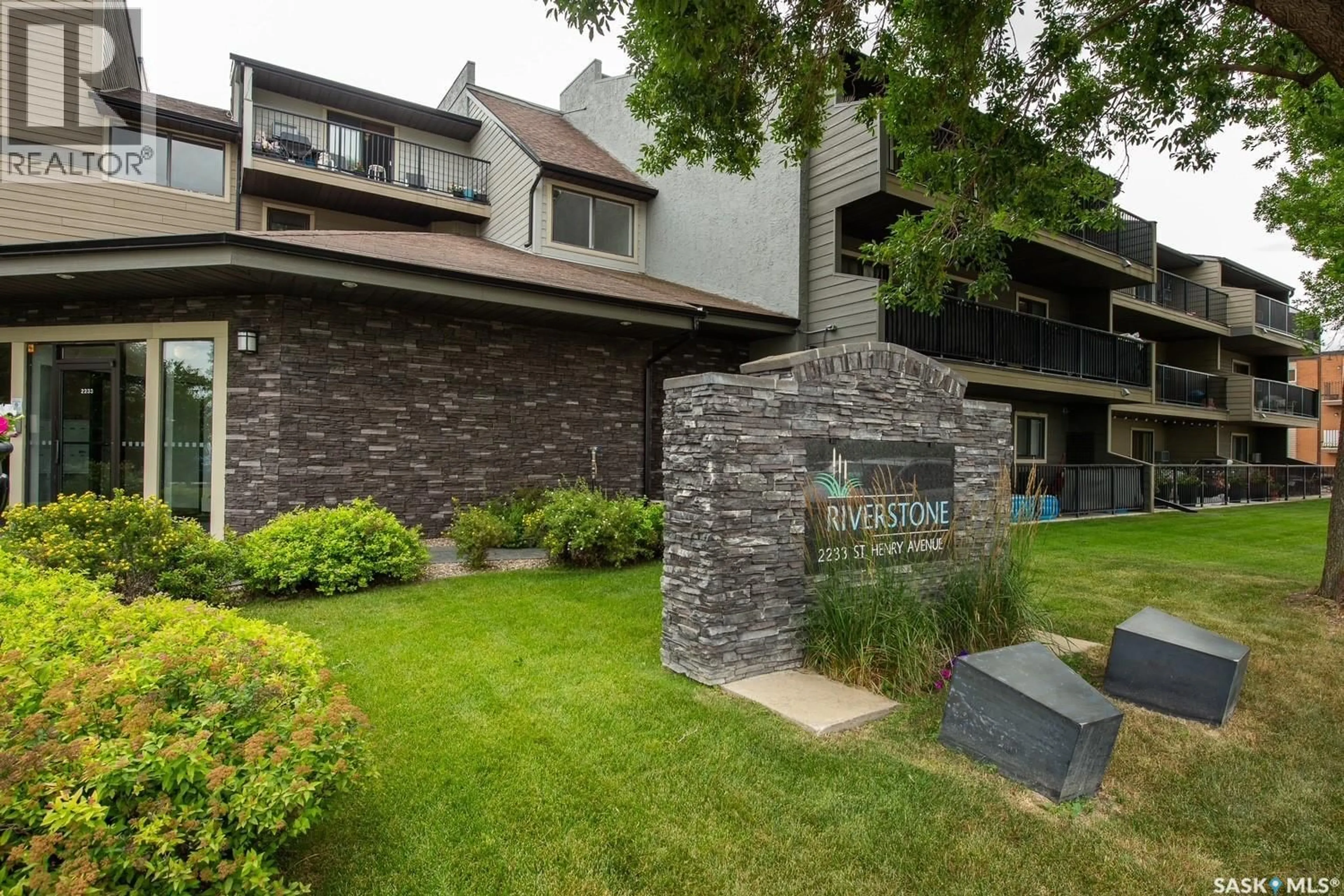 Patio, unknown for 113 2233 ST HENRY AVENUE, Saskatoon Saskatchewan S7M5K6