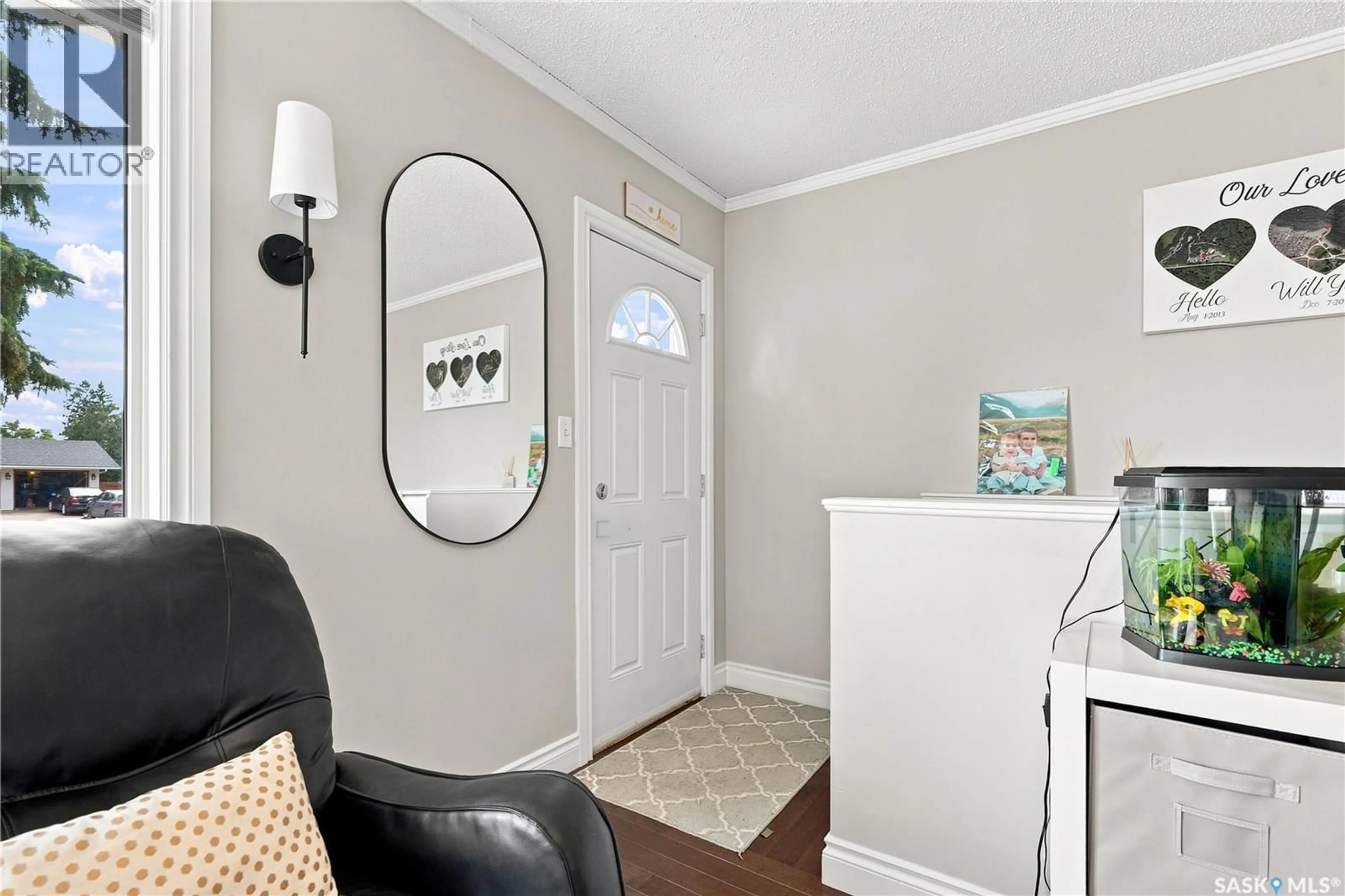 Indoor entryway for 111 3RD STREET, Hague Saskatchewan S0K1X0