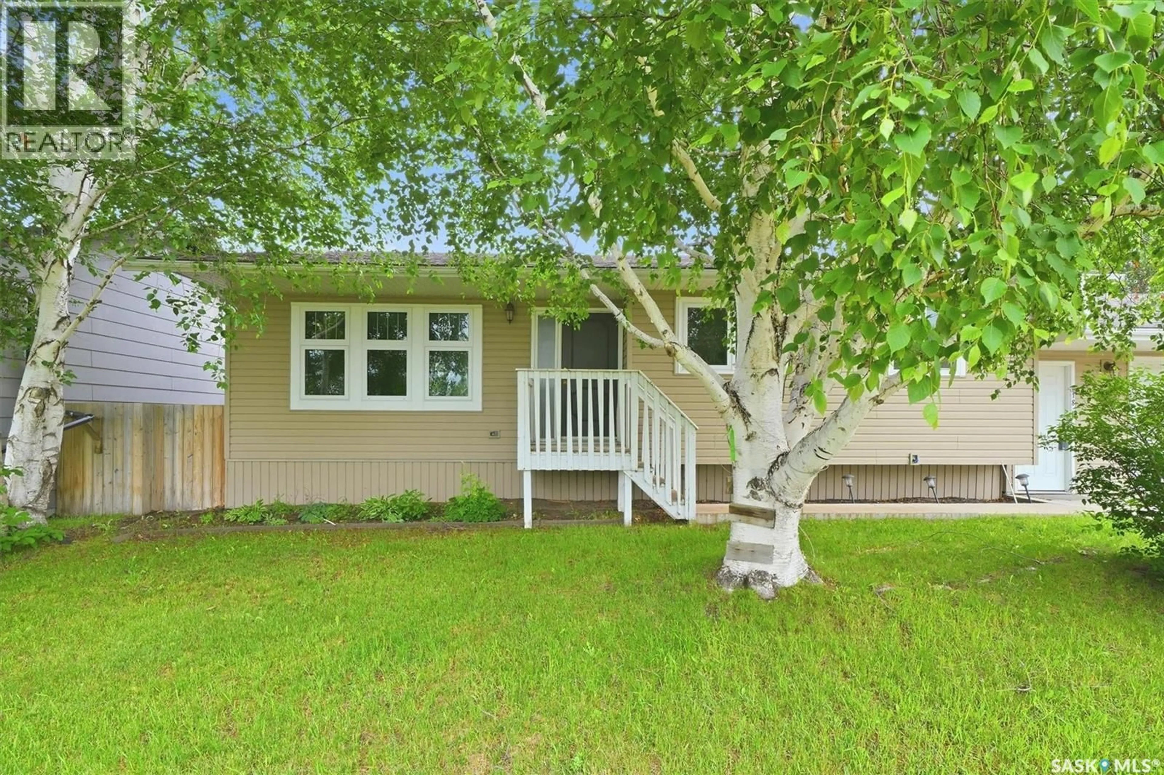 Home with vinyl exterior material, street for 418 NORTH RAILWAY STREET, Warman Saskatchewan S0K4S0
