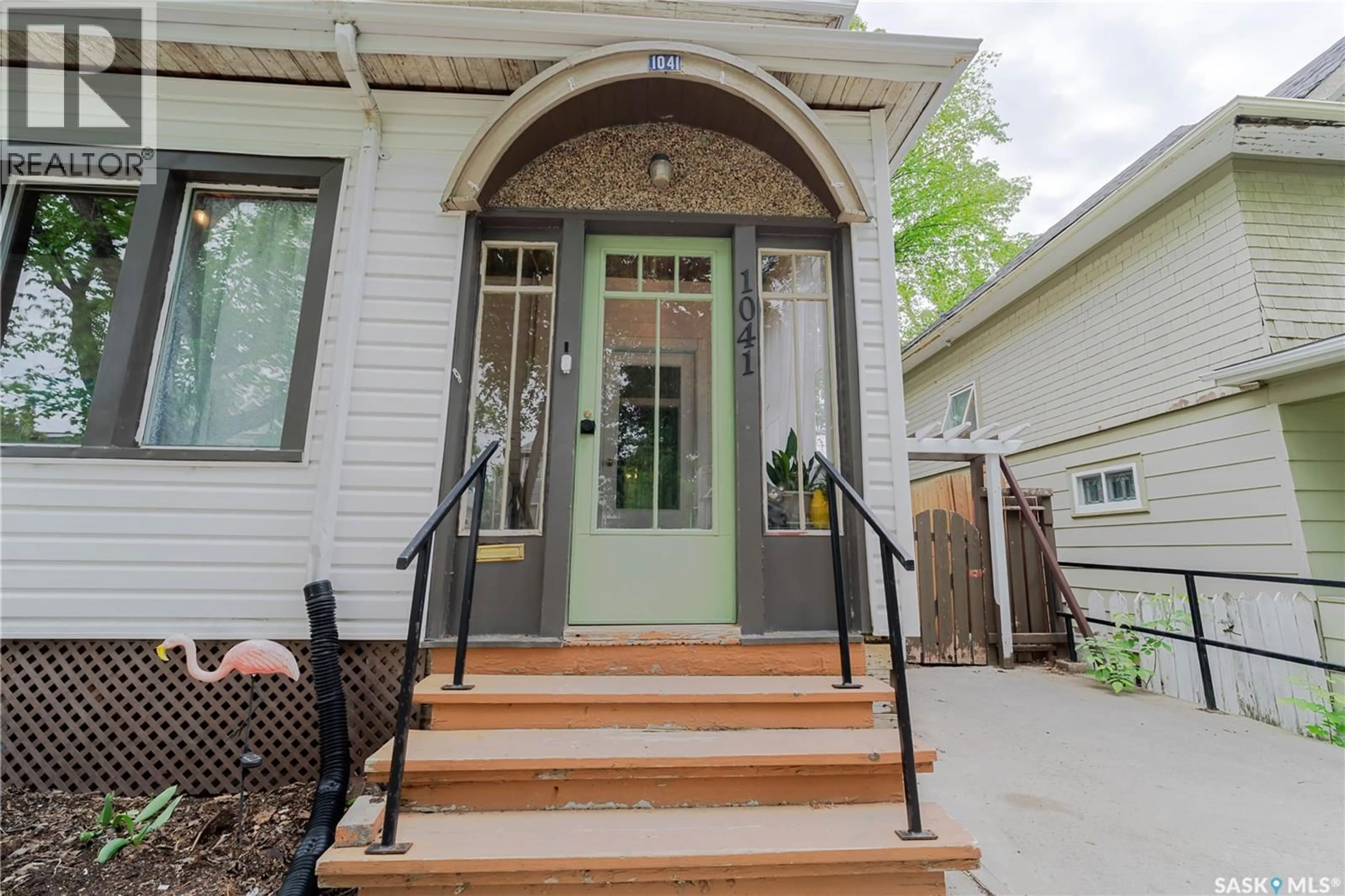Unknown for 1041 2ND AVENUE, Moose Jaw Saskatchewan S6H3R3