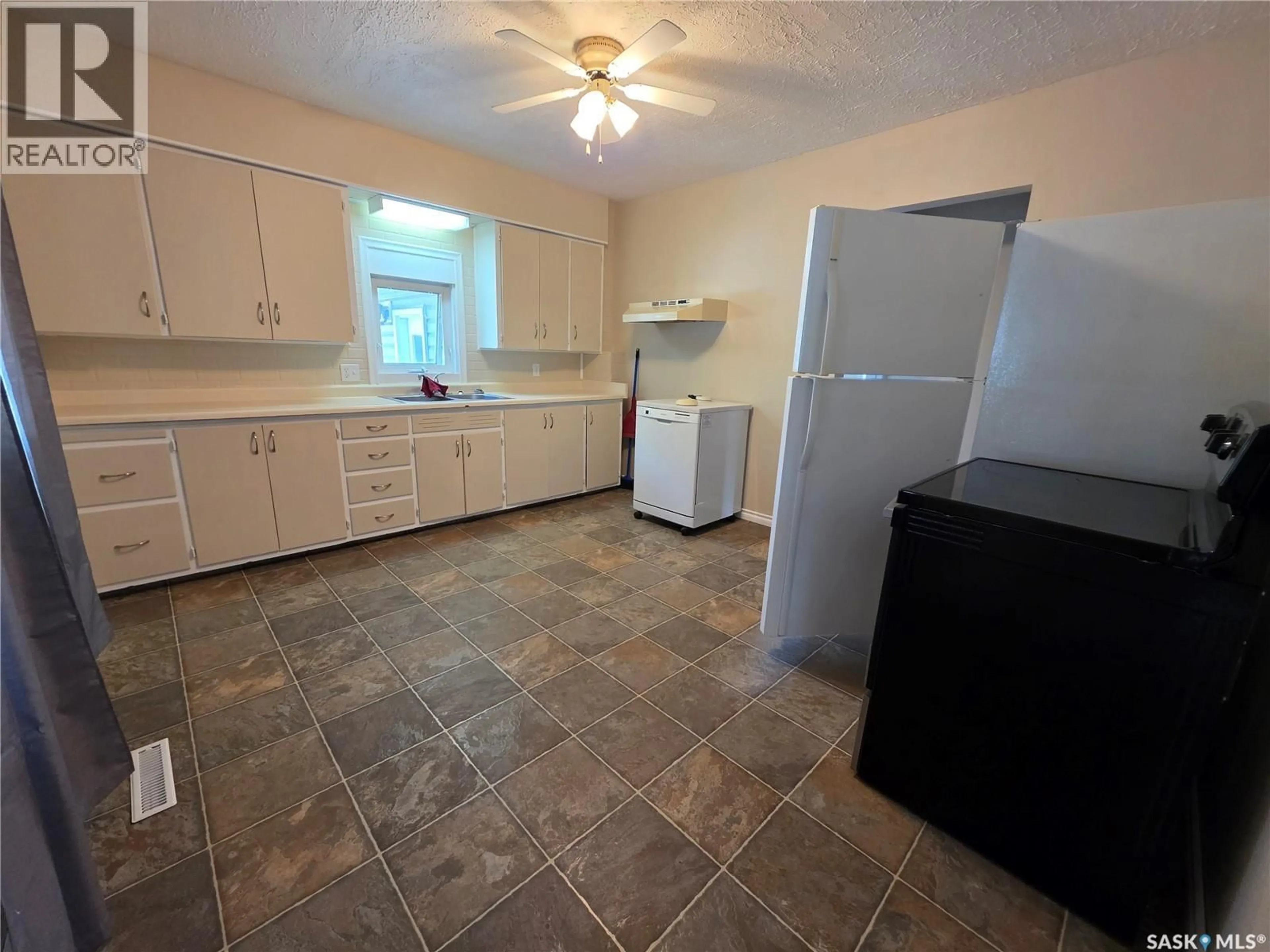 Unknown for 1119 CHAPLIN STREET, Swift Current Saskatchewan S9H1J9