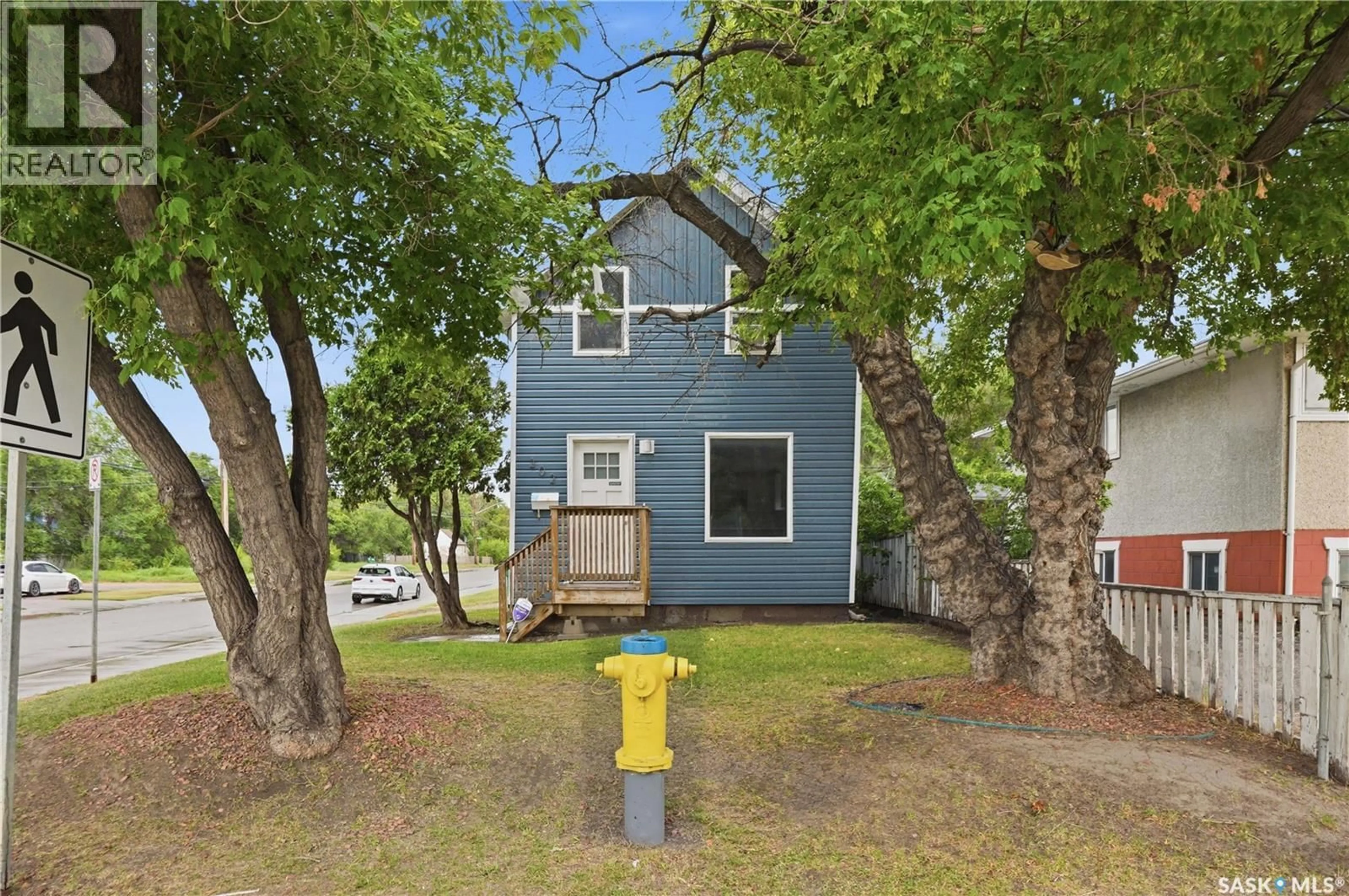 Unknown for 202 W AVENUE S, Saskatoon Saskatchewan S7M3G3