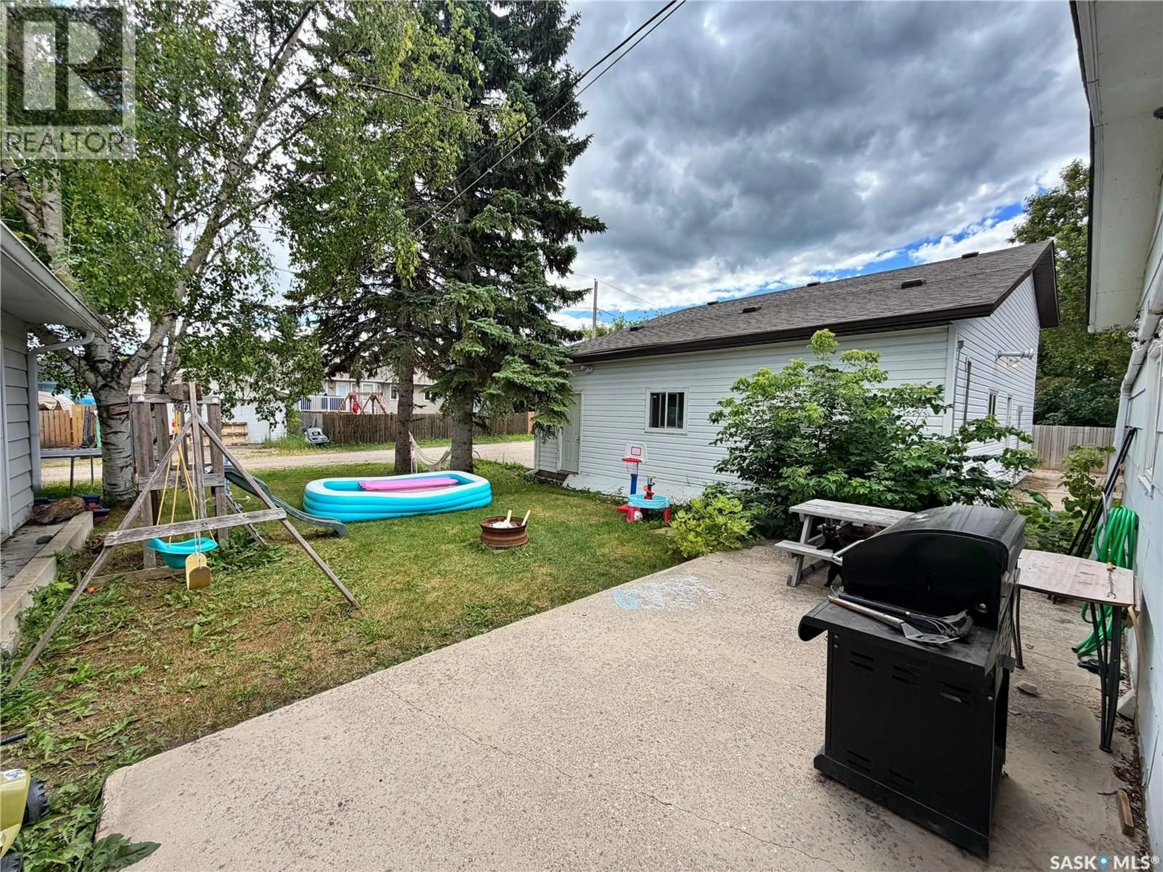 Patio, unknown for 811 MCNAUGHTON STREET, Moosomin Saskatchewan S0G3N0