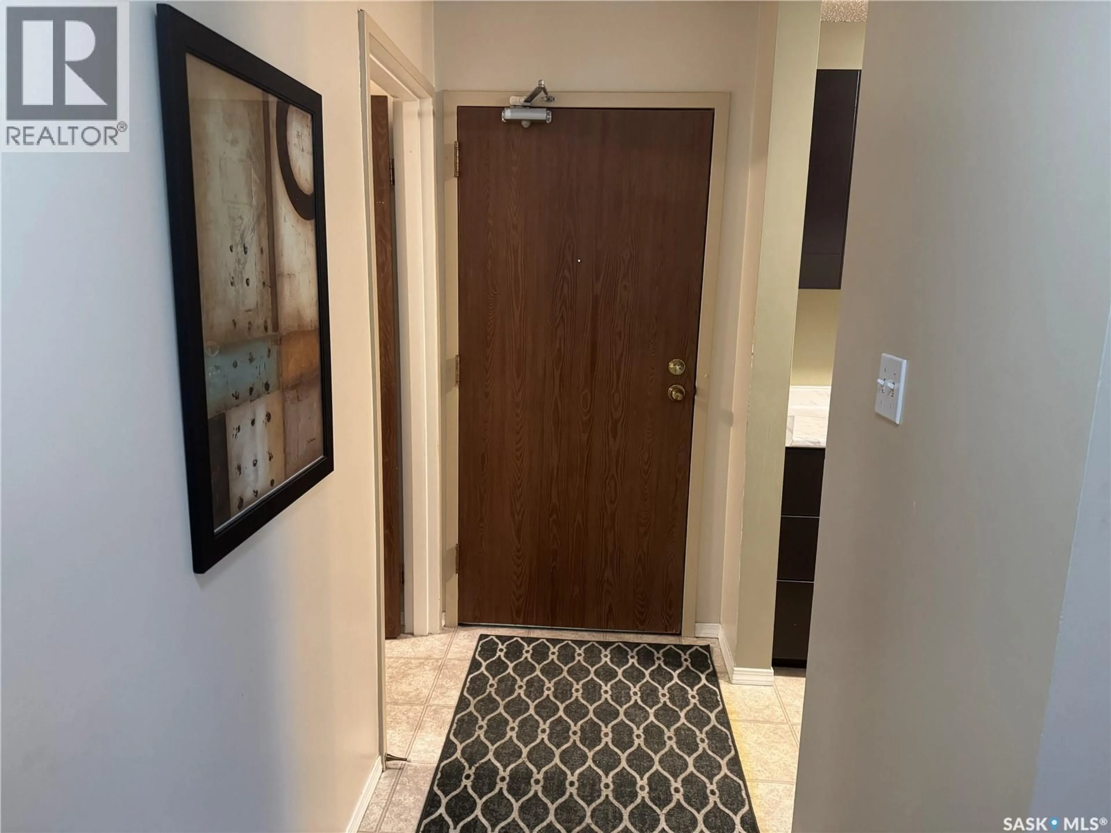 Indoor entryway for 237 510 PRAIRIE AVENUE, Saskatoon Saskatchewan S7N2V4