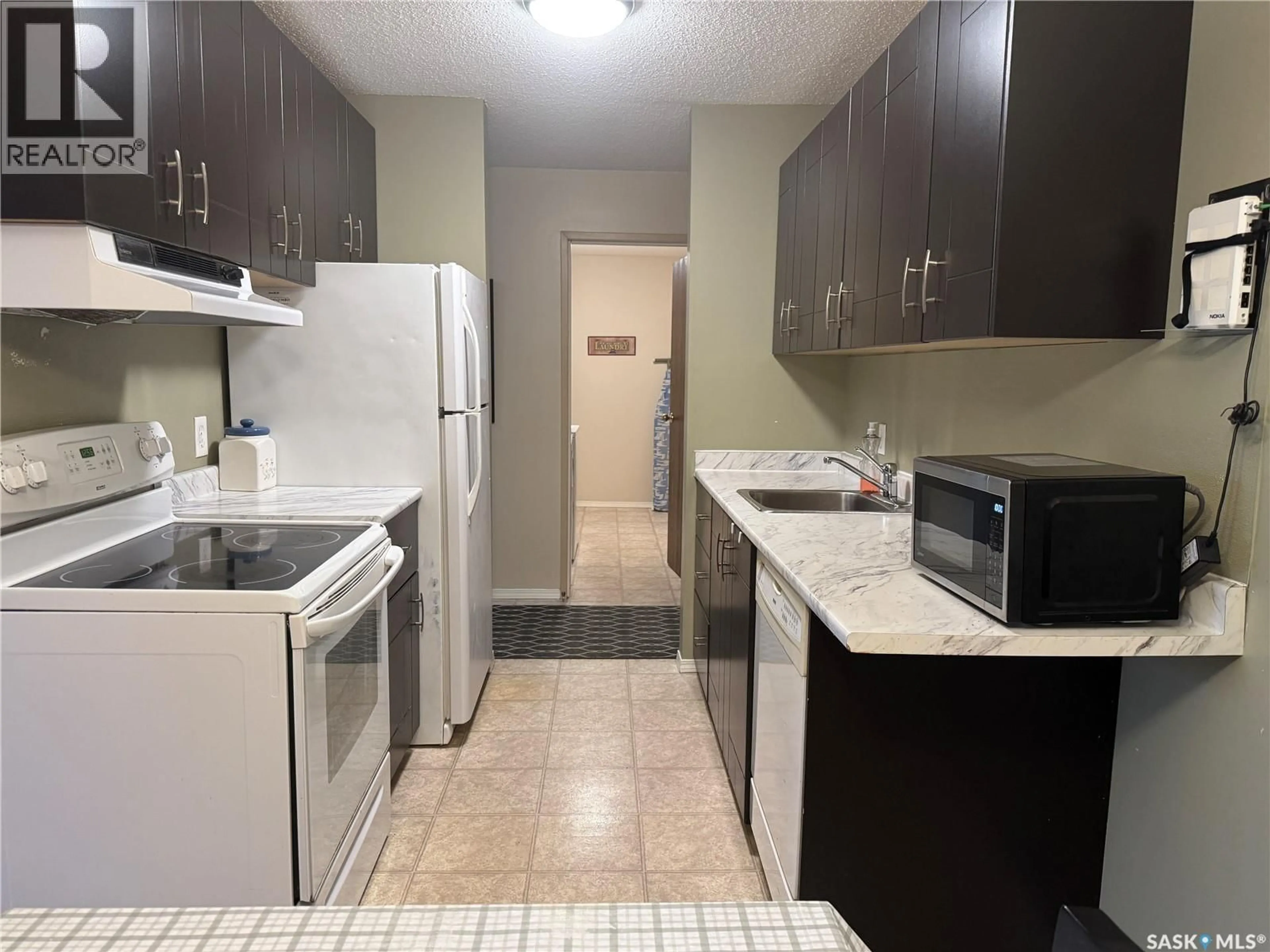 Standard kitchen, unknown for 237 510 PRAIRIE AVENUE, Saskatoon Saskatchewan S7N2V4