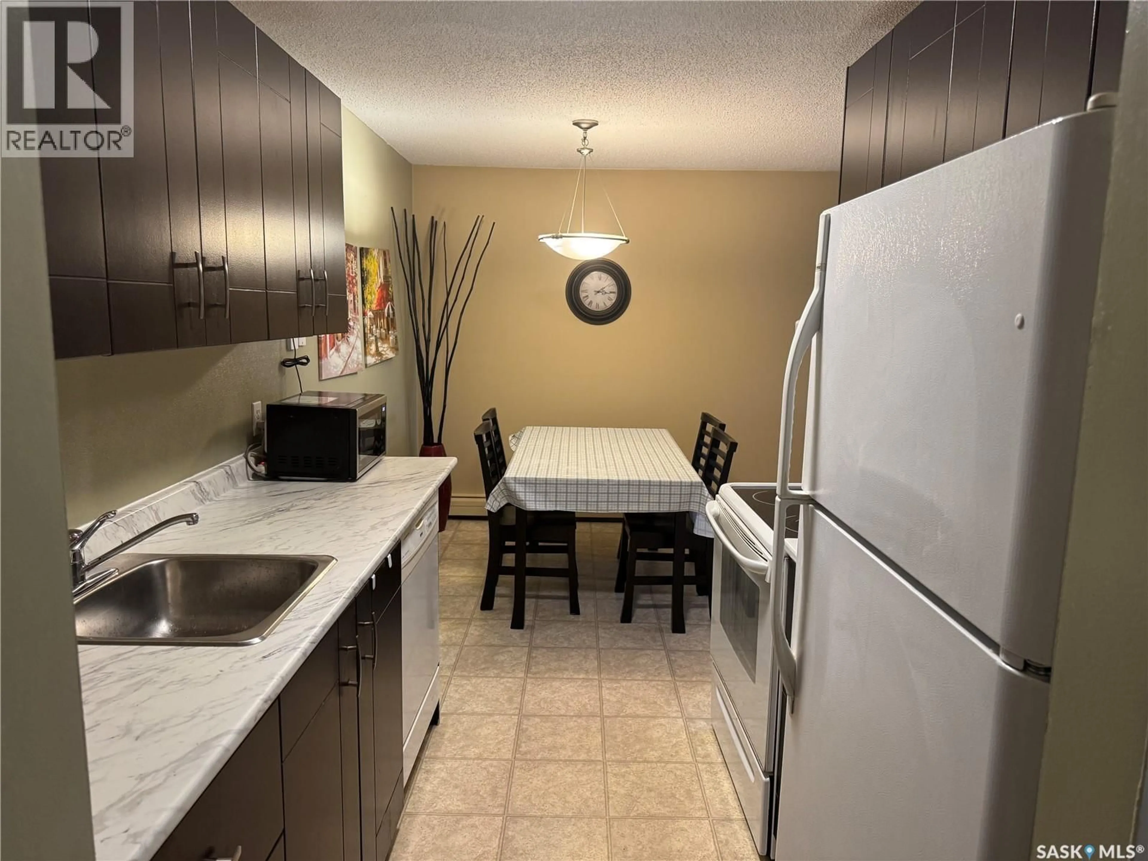 Standard kitchen, unknown for 237 510 PRAIRIE AVENUE, Saskatoon Saskatchewan S7N2V4