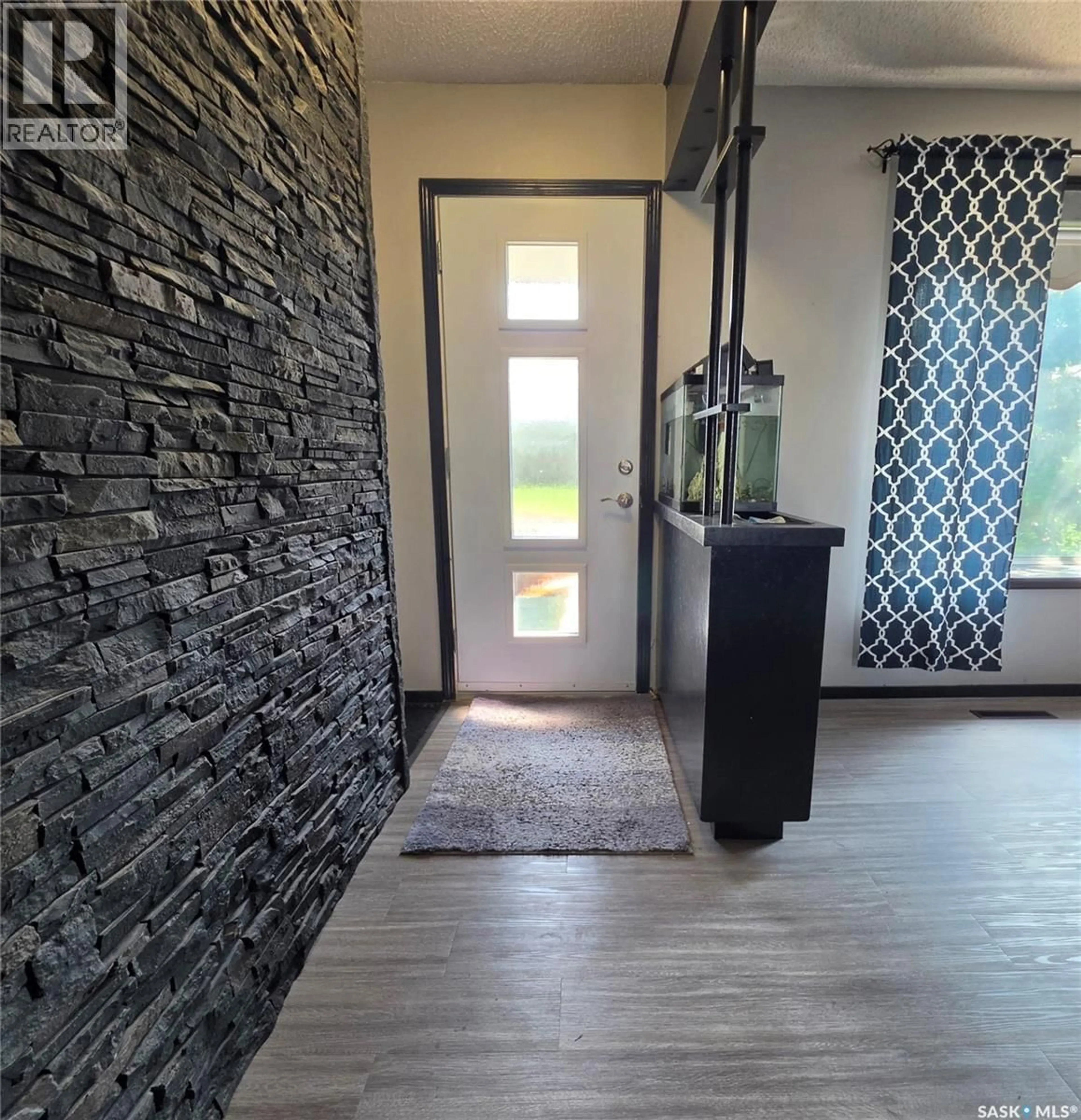 Indoor entryway for 371 ALLEN DRIVE, Swift Current Saskatchewan S9H3A5
