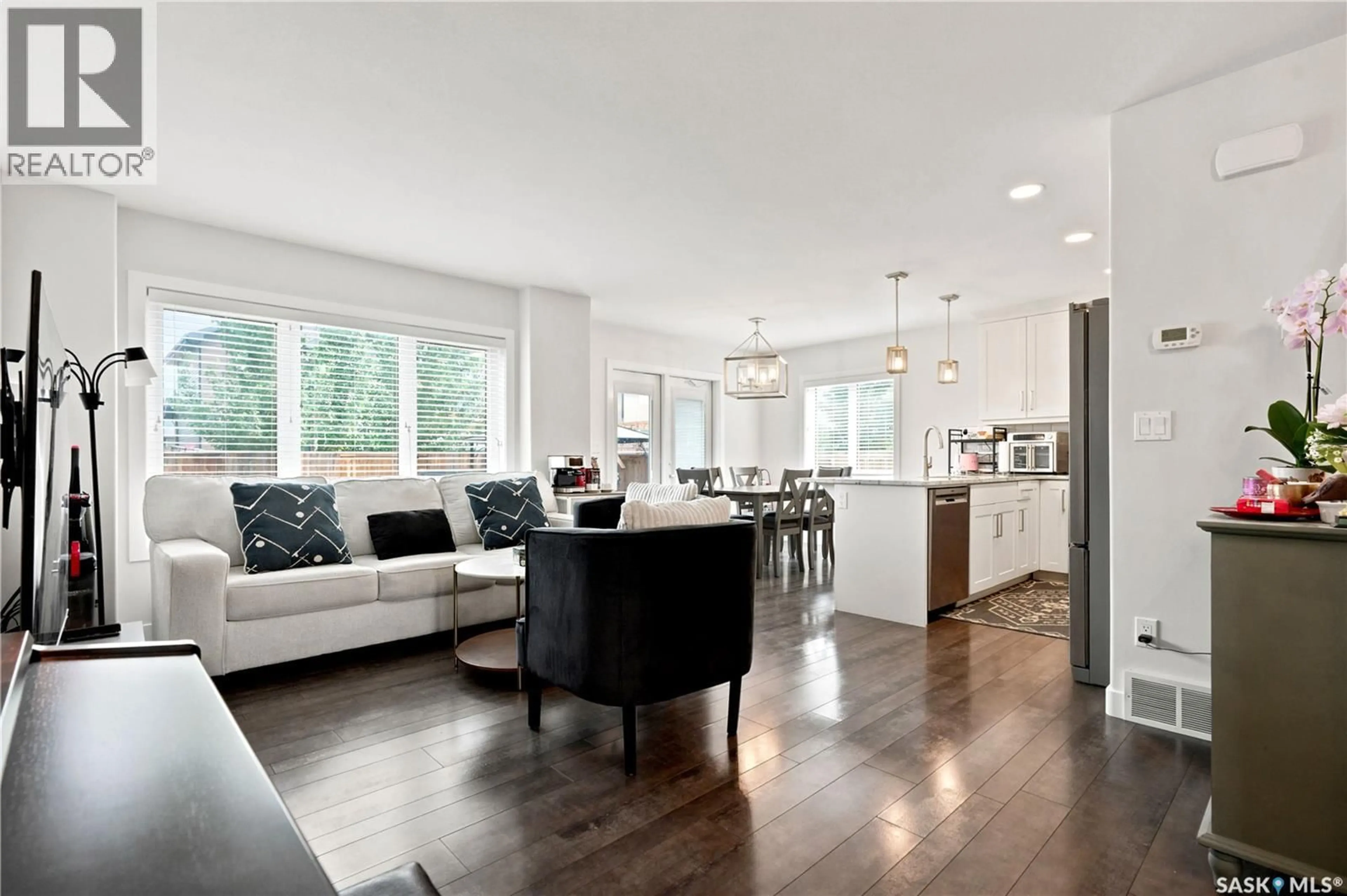Open concept kitchen, unknown for 207 KOLYNCHUK MANOR, Saskatoon Saskatchewan S7T0W4