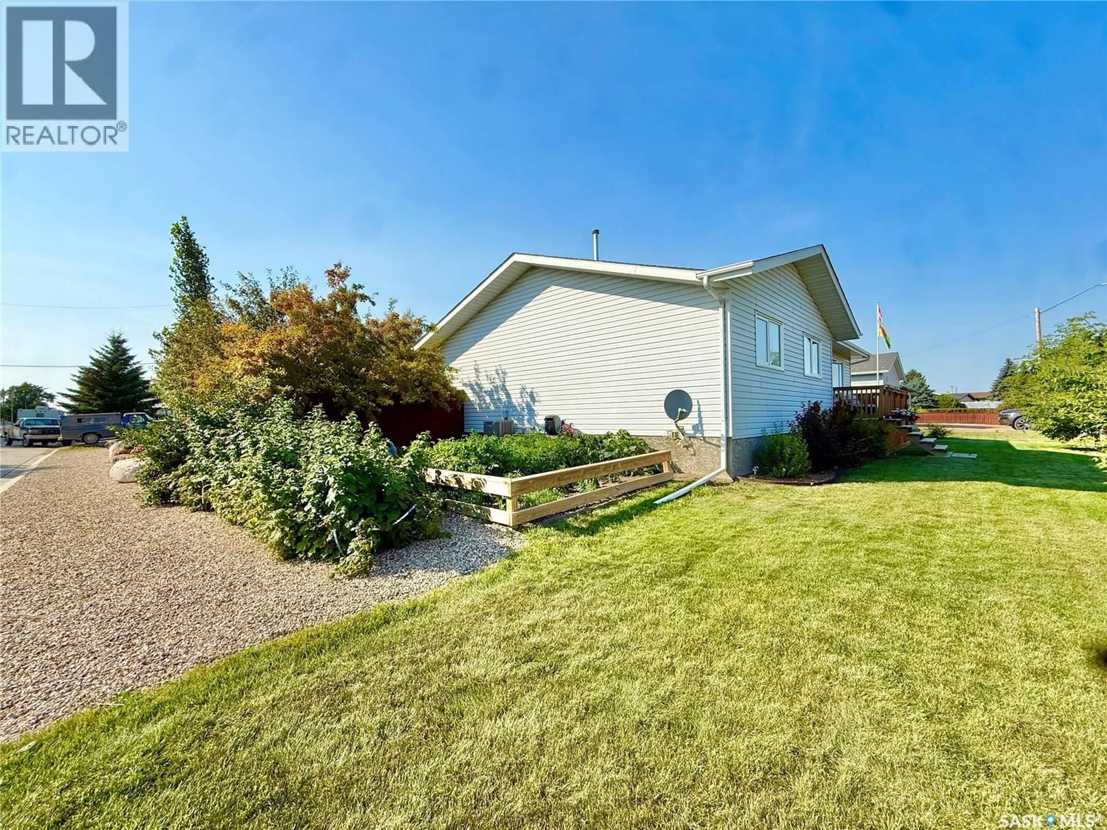 Home with vinyl exterior material, unknown for 301 ROSHER STREET, Colonsay Saskatchewan S0K0Z0
