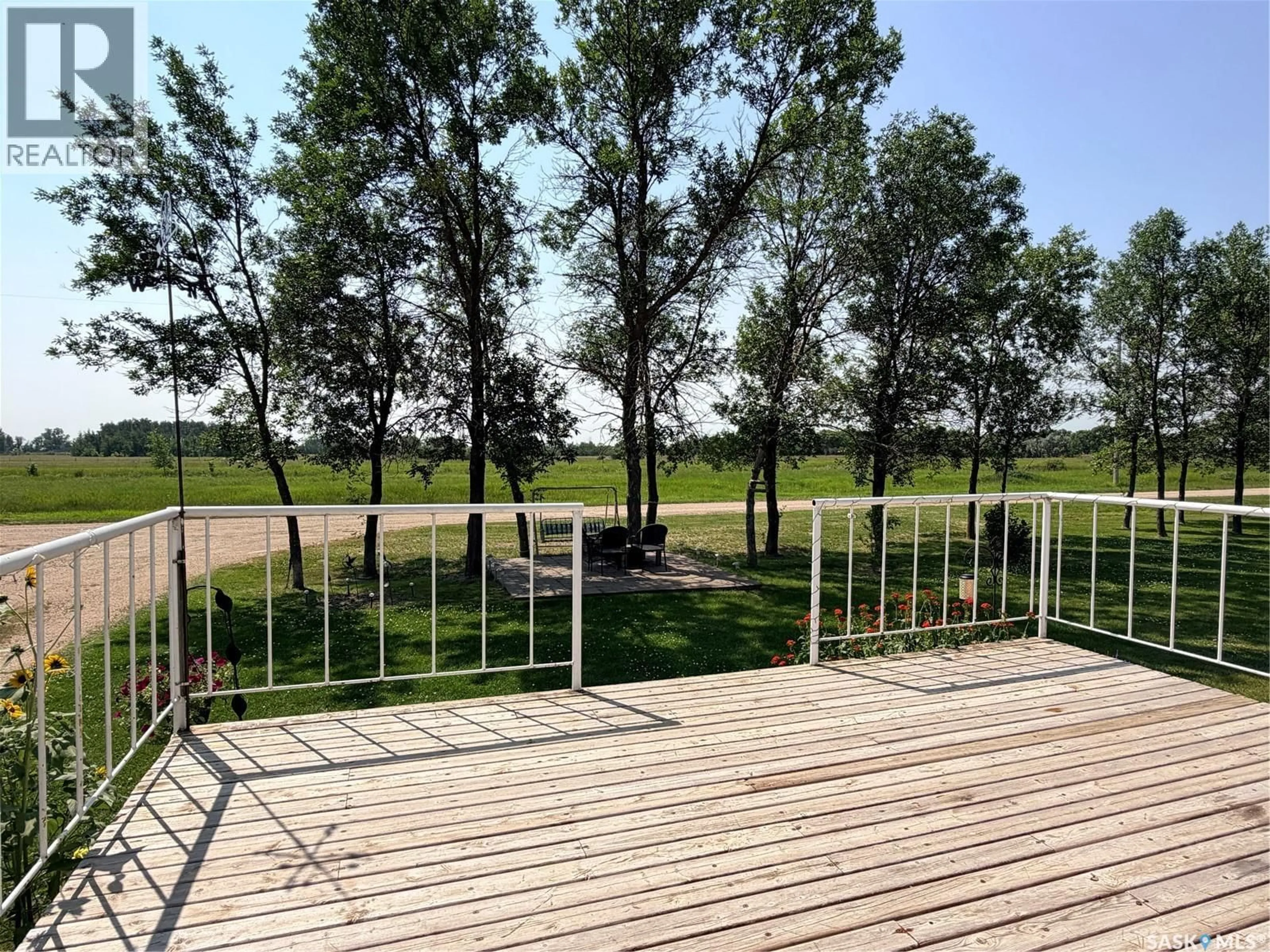 Patio, water/lake/river/ocean view for 252 RAILWAY AVENUE, Forget Saskatchewan S0C0X0