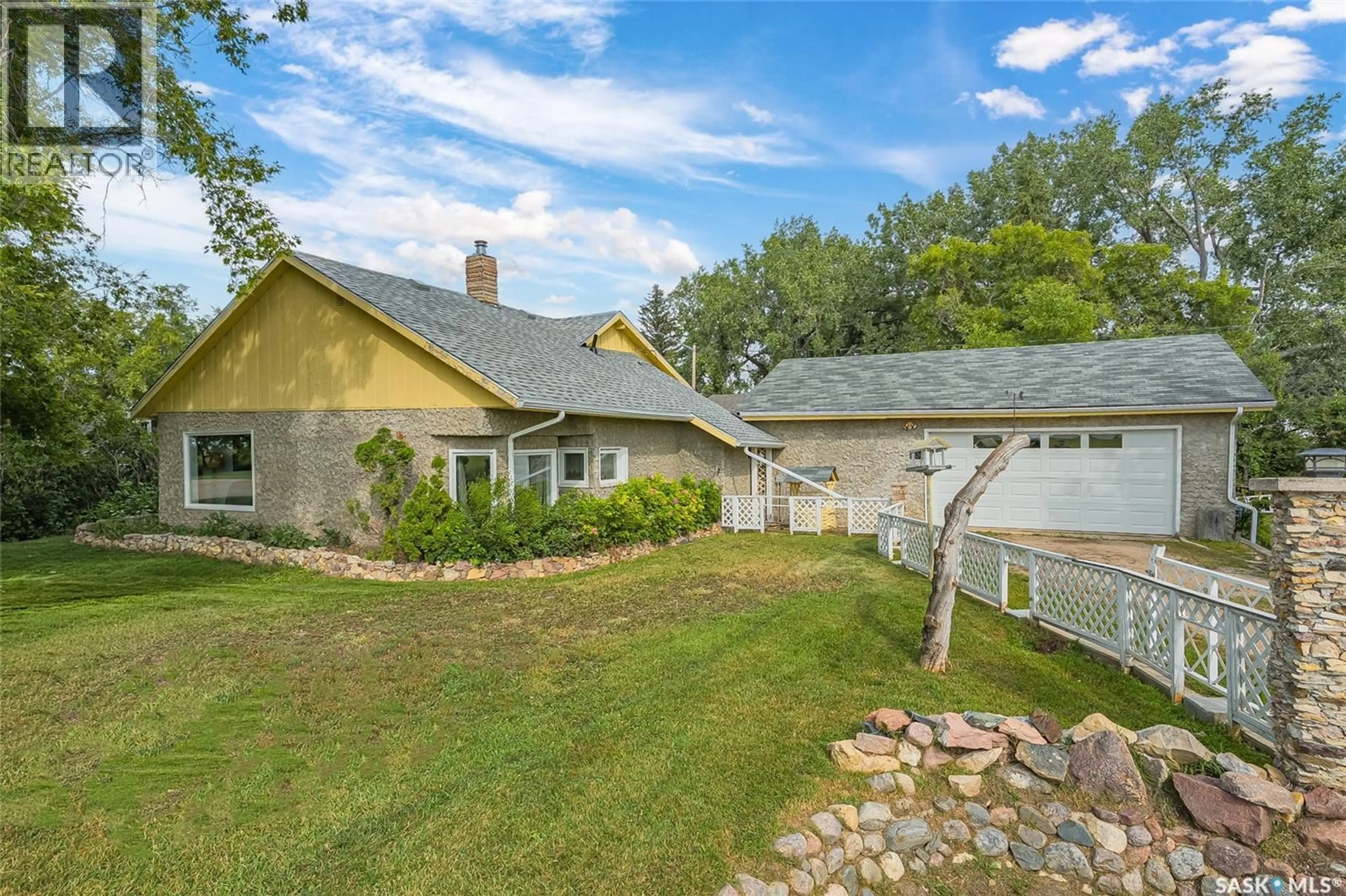 A pic from outside/outdoor area/front of a property/back of a property/a pic from drone, unknown for 104 2ND AVENUE, Bradwell Saskatchewan S0K0P0