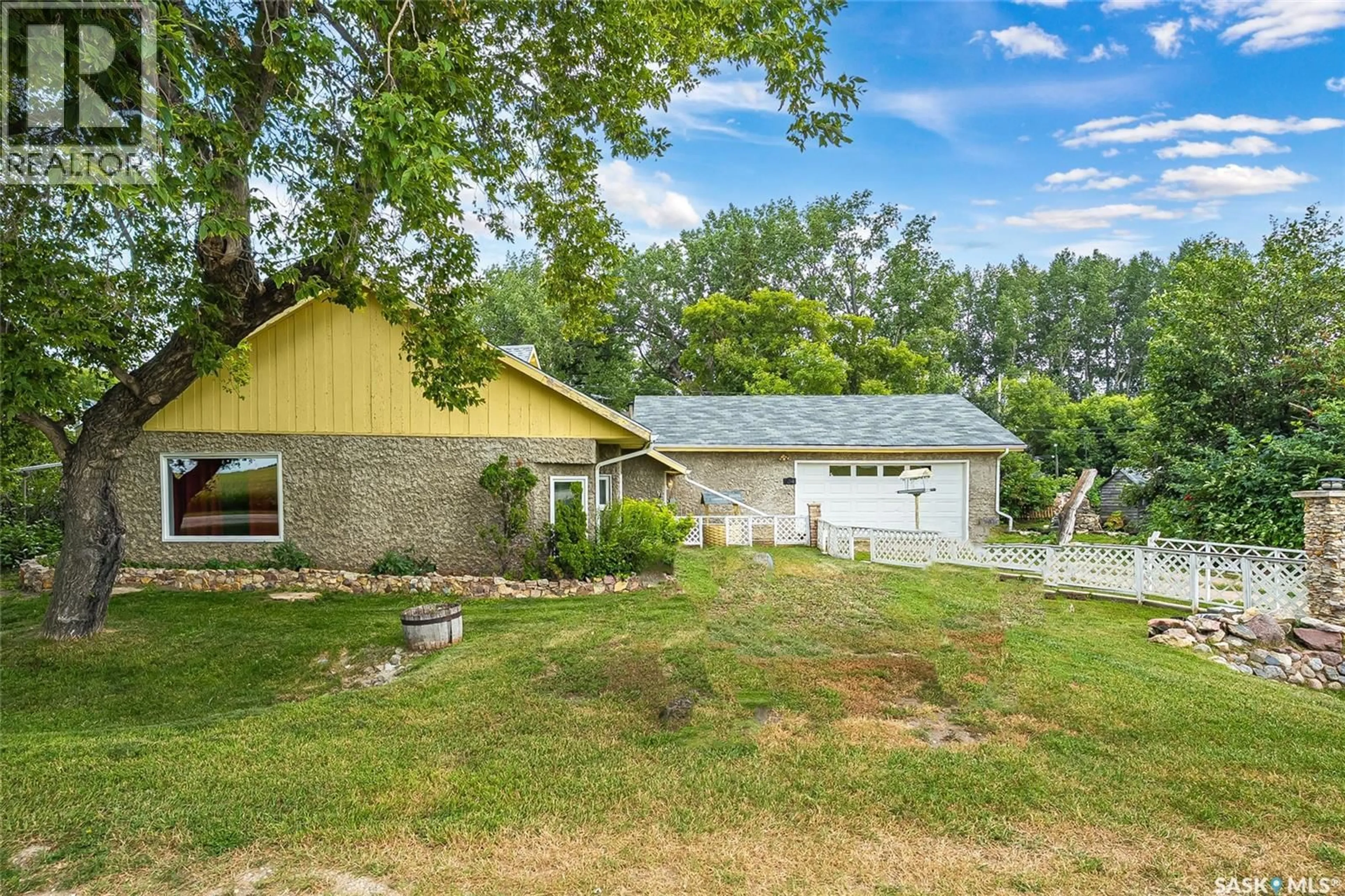 A pic from outside/outdoor area/front of a property/back of a property/a pic from drone, unknown for 104 2ND AVENUE, Bradwell Saskatchewan S0K0P0