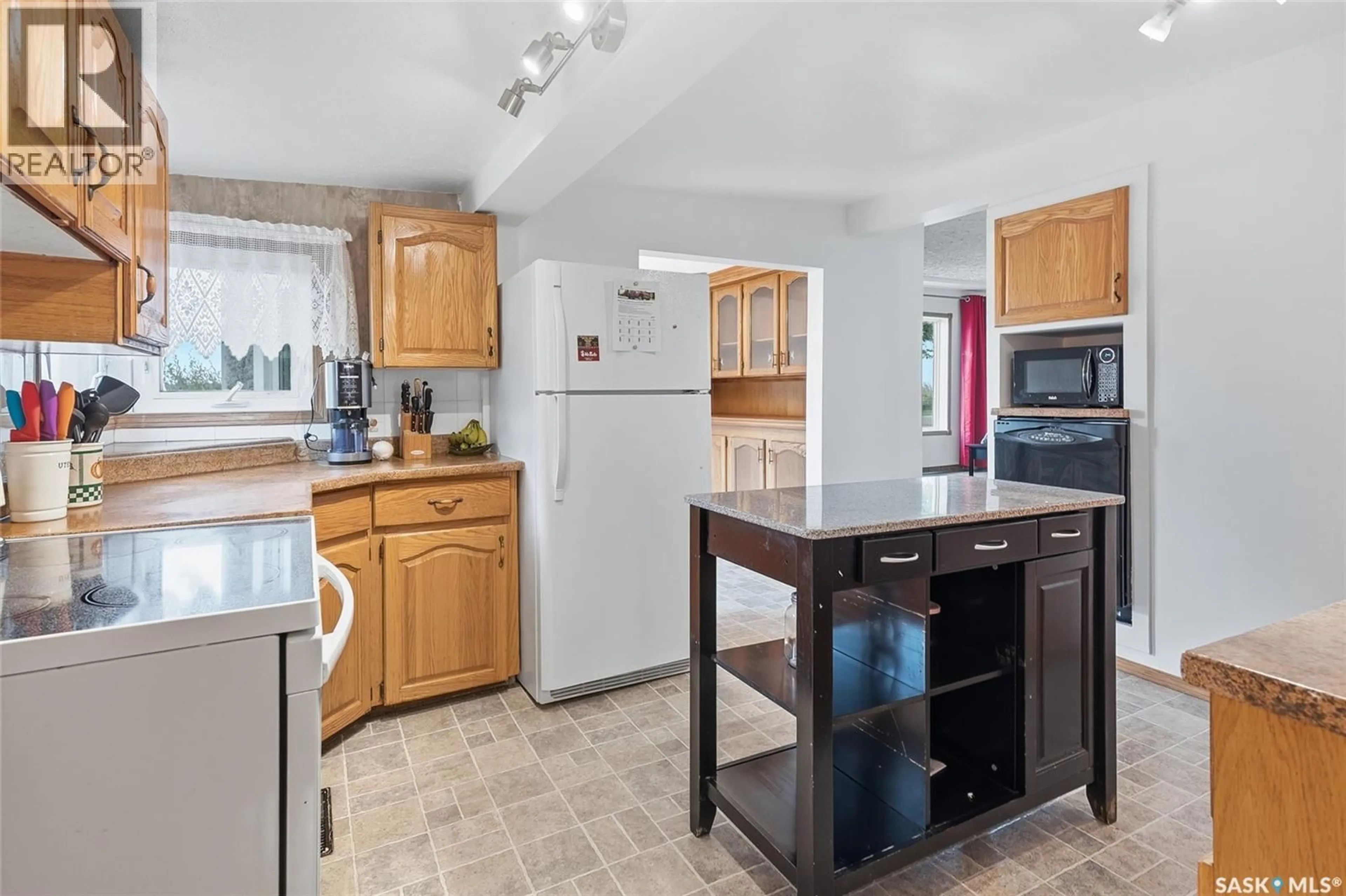 Standard kitchen, ceramic/tile floor for 104 2ND AVENUE, Bradwell Saskatchewan S0K0P0