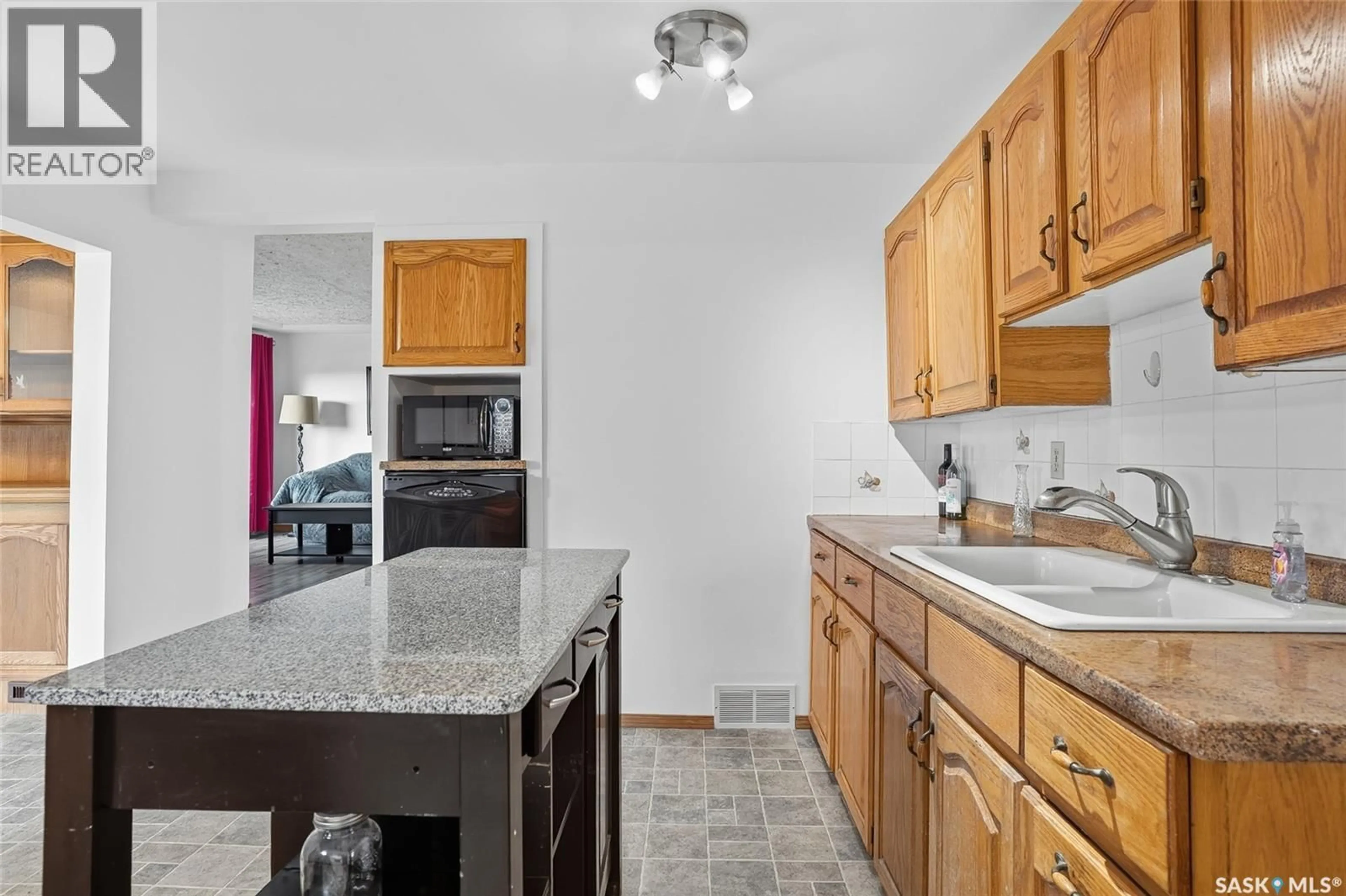 Standard kitchen, unknown for 104 2ND AVENUE, Bradwell Saskatchewan S0K0P0