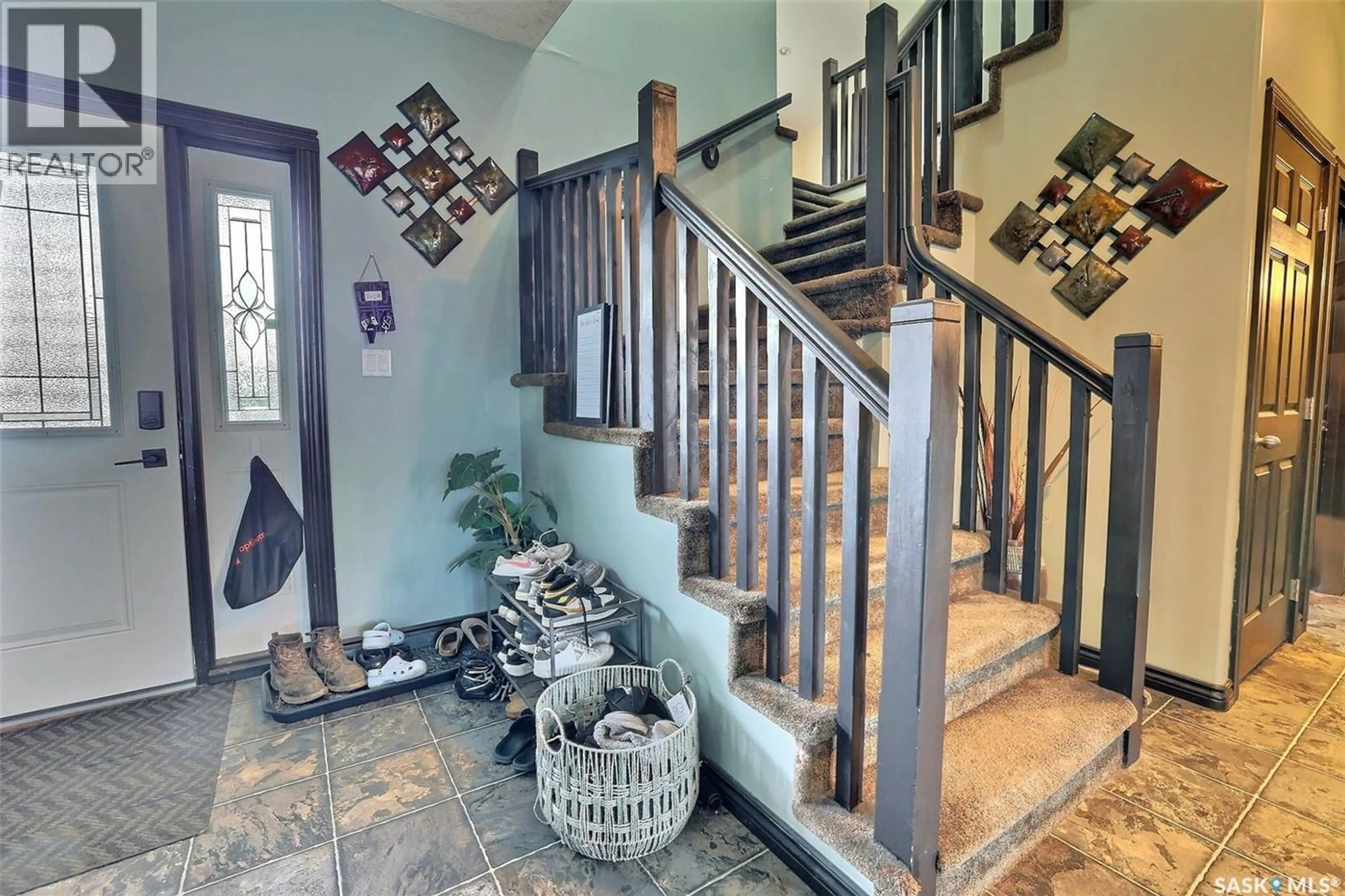 Indoor entryway for 71 FAIRWAY CRESCENT, White City Saskatchewan S4L0A5