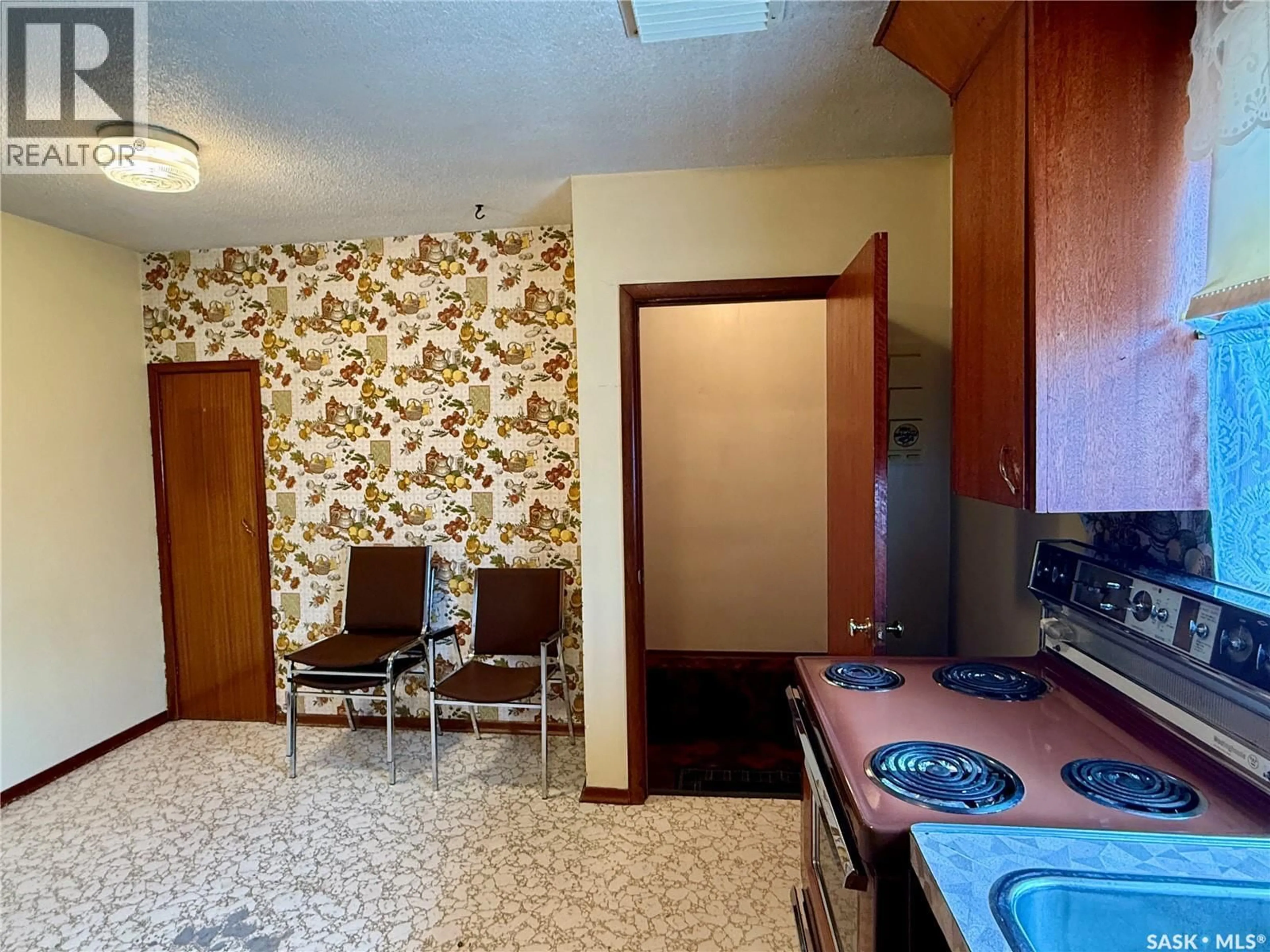 Standard kitchen, ceramic/tile floor for 2921 23RD STREET, Saskatoon Saskatchewan S7L0B4