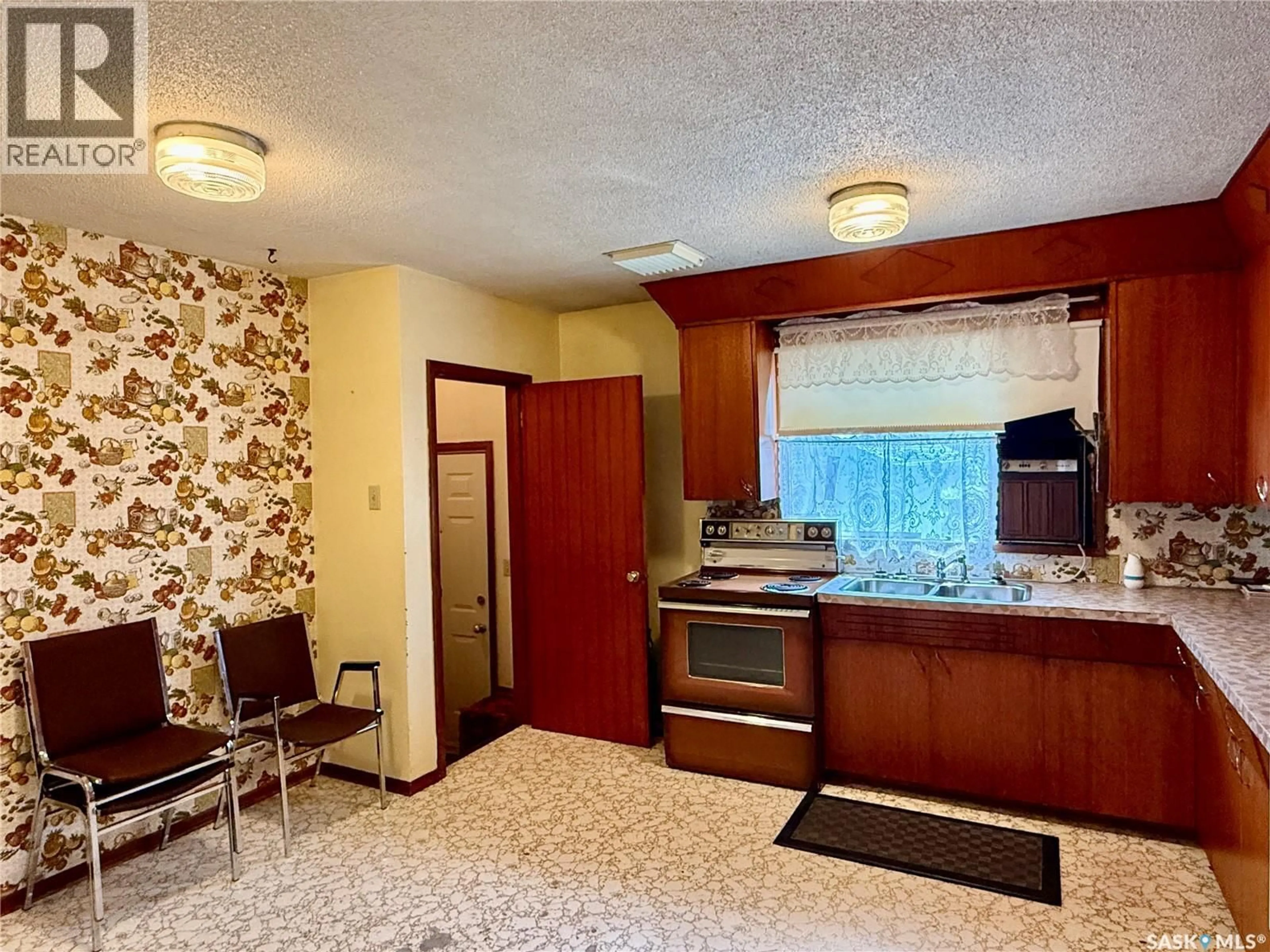 Standard kitchen, ceramic/tile floor for 2921 23RD STREET, Saskatoon Saskatchewan S7L0B4