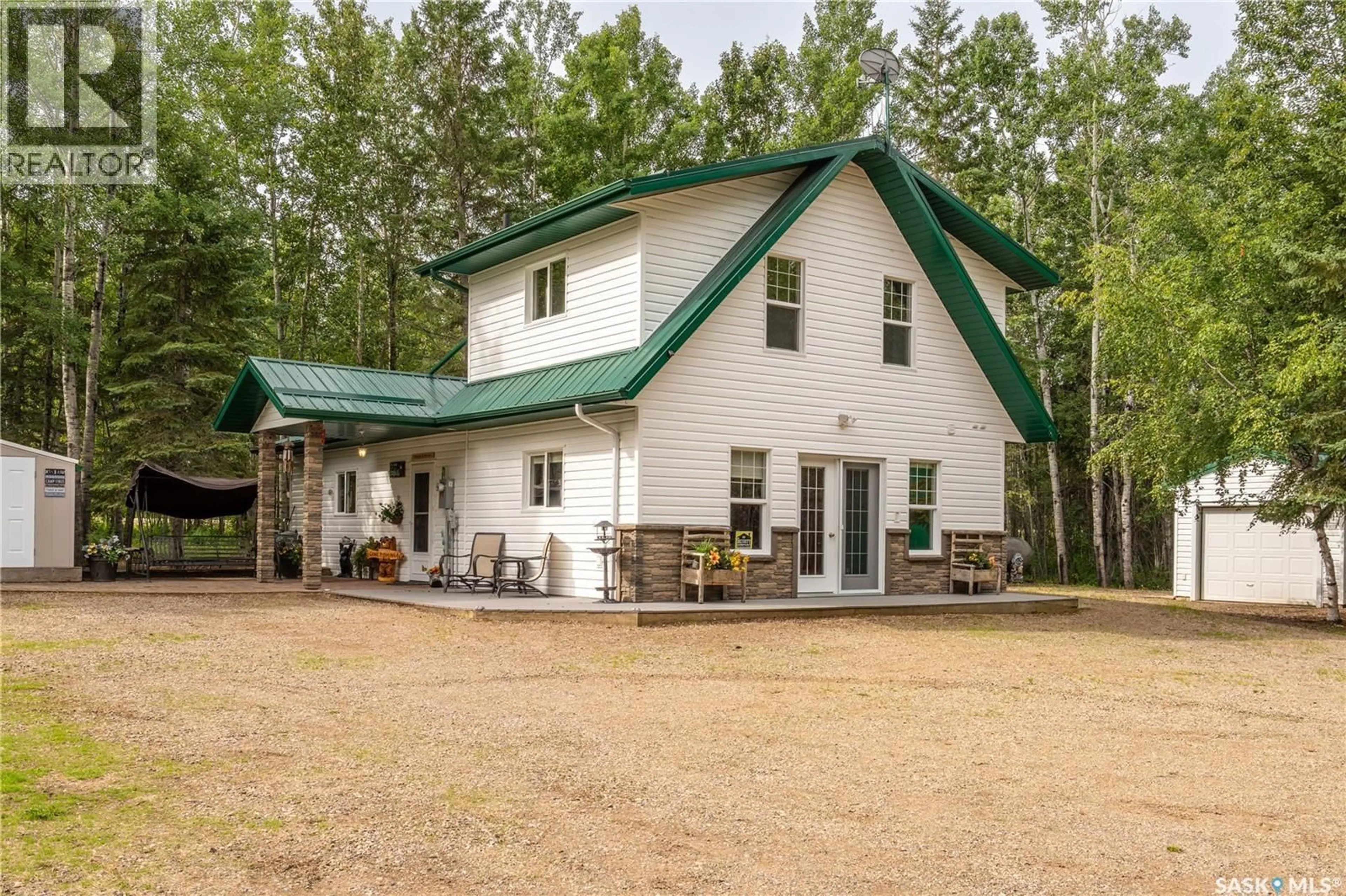Home with vinyl exterior material, building for 403 FETSCH CRESCENT, Beaver River Rm No. 622 Saskatchewan S0M1A0