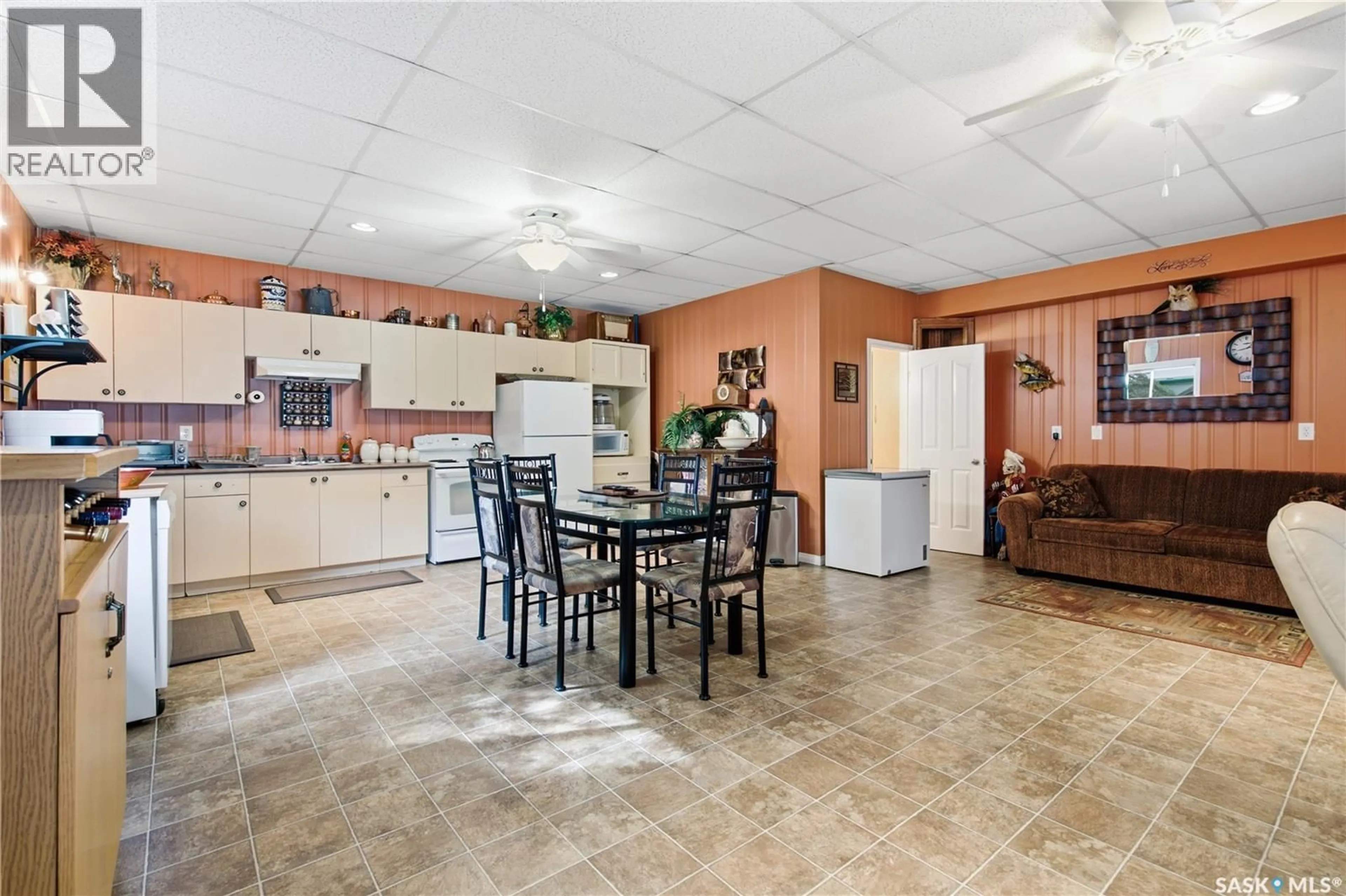 Open concept kitchen, ceramic/tile floor for 403 FETSCH CRESCENT, Beaver River Rm No. 622 Saskatchewan S0M1A0