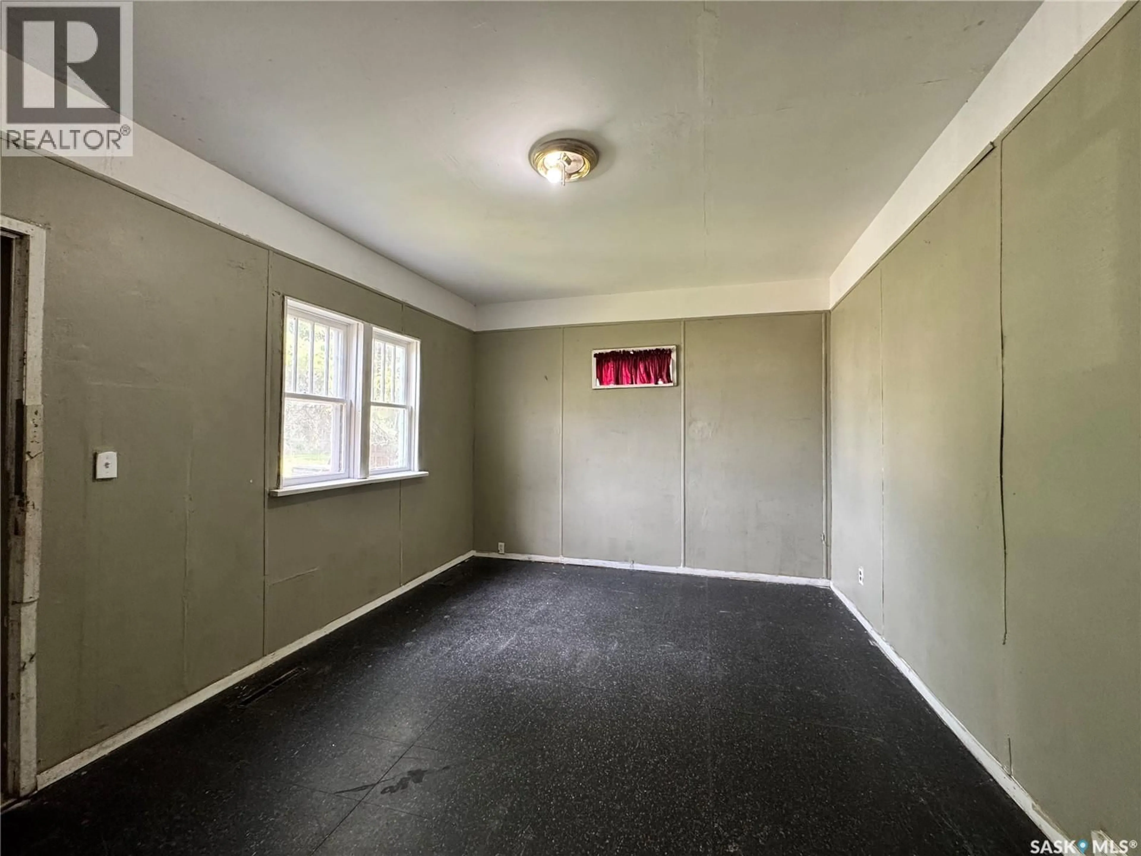 A pic of a room for E - 855 2ND STREET, Prince Albert Saskatchewan S6V0G2