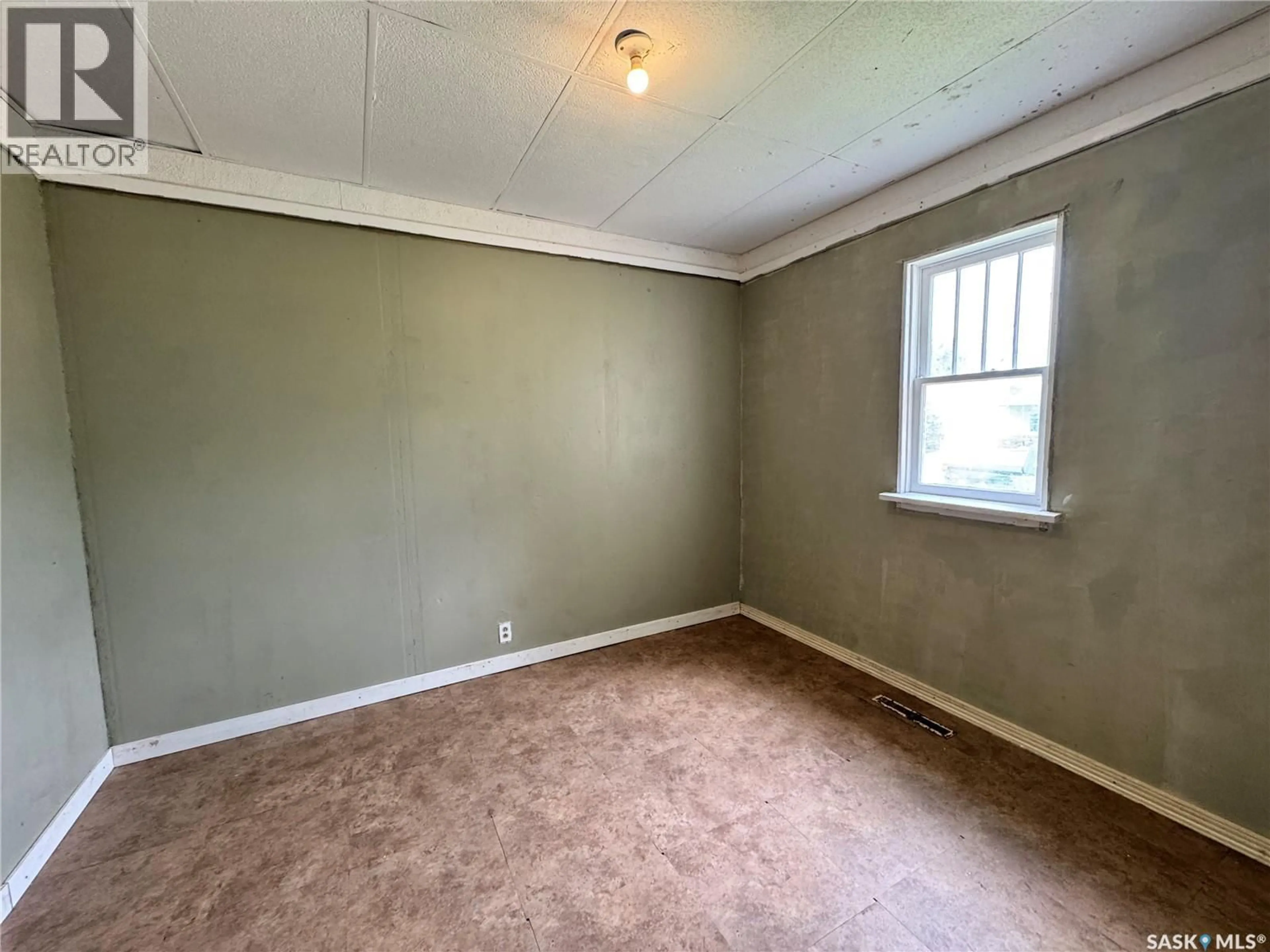 A pic of a room for E - 855 2ND STREET, Prince Albert Saskatchewan S6V0G2