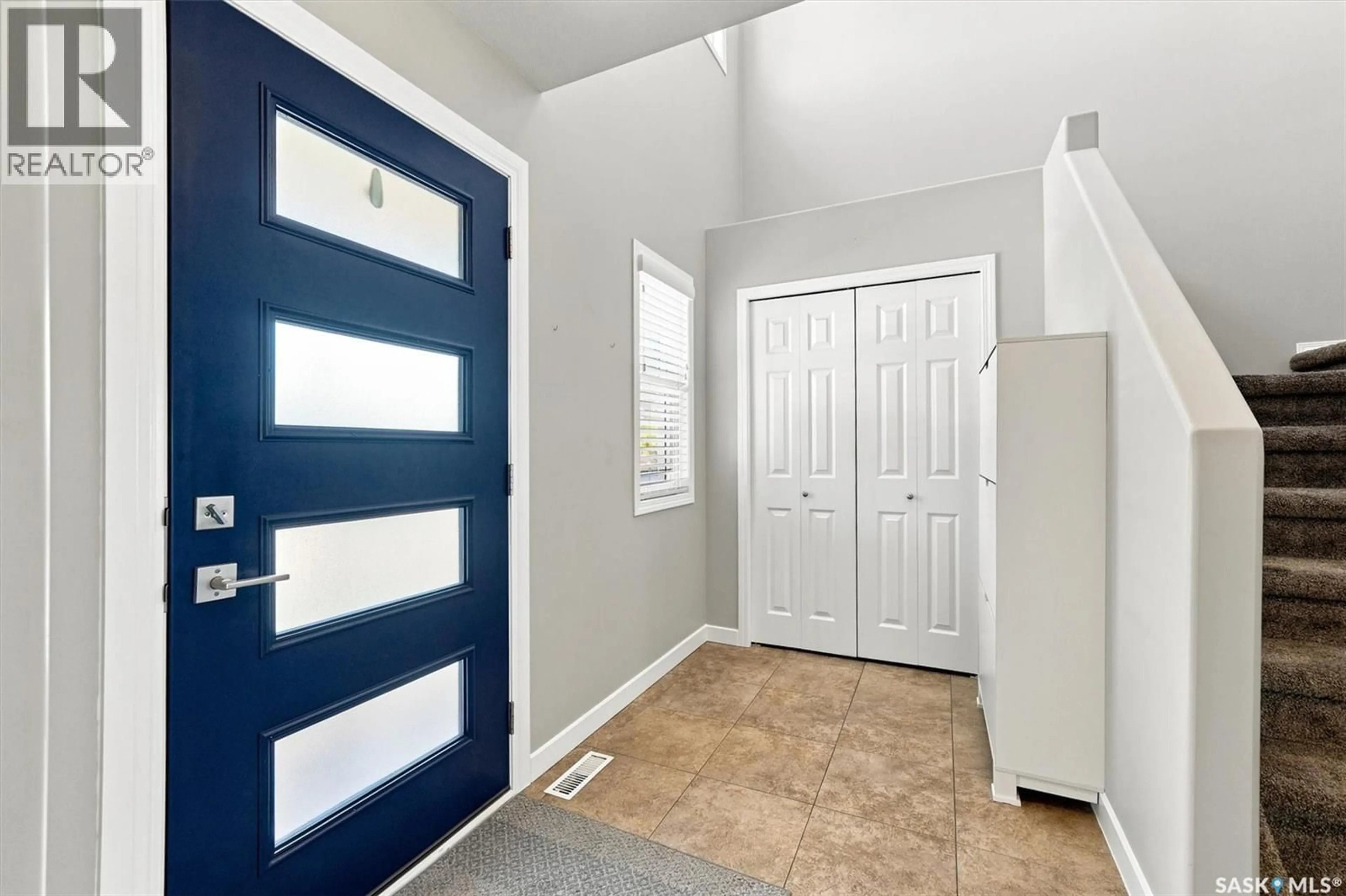 Indoor entryway for 911 MAGUIRE CRESCENT, Saskatoon Saskatchewan S7W1A5
