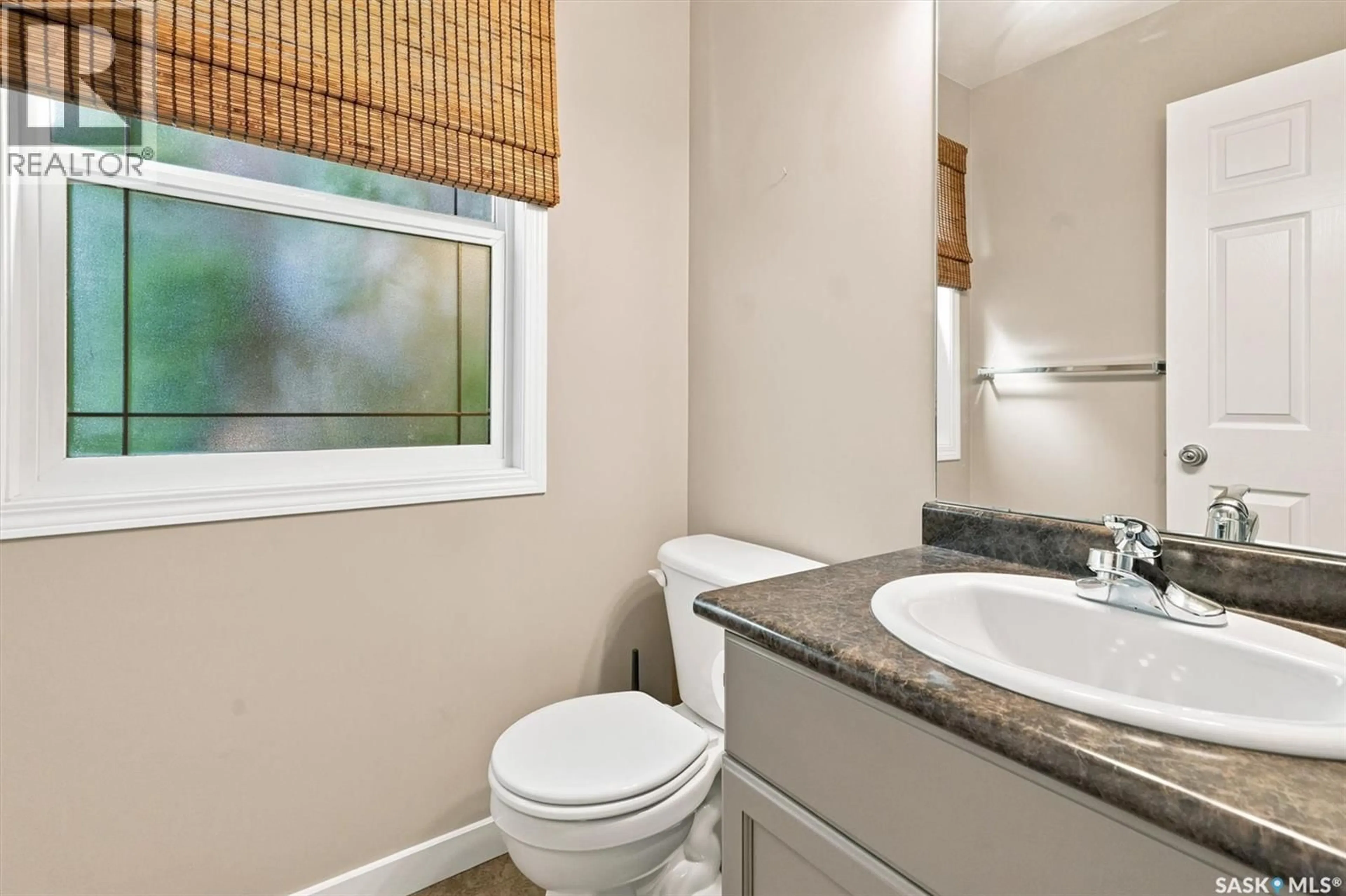 Standard bathroom, unknown for 911 MAGUIRE CRESCENT, Saskatoon Saskatchewan S7W1A5