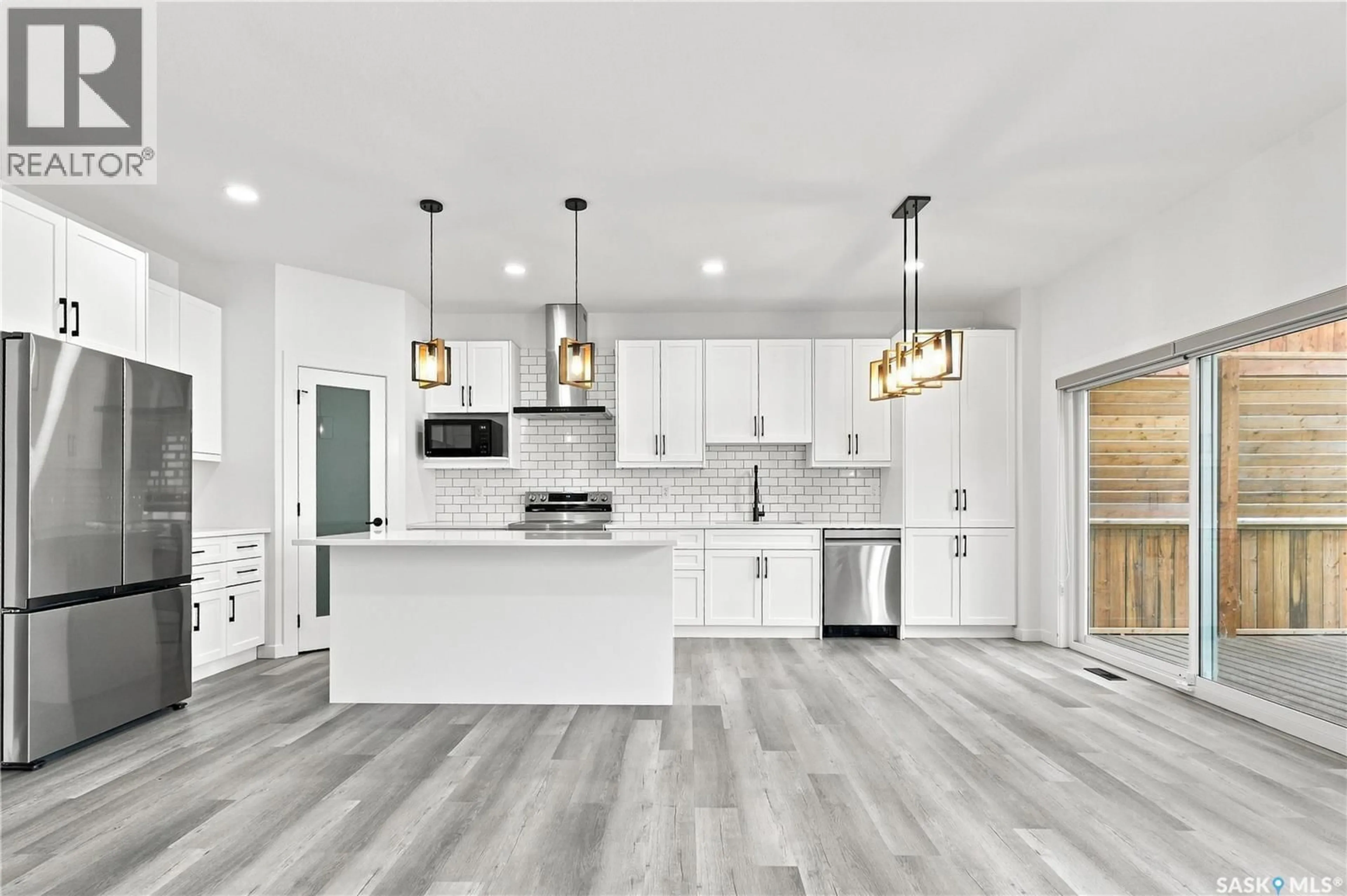 Open concept kitchen, unknown for 530 TASKAMANWA STREET, Saskatoon Saskatchewan S7V1P8