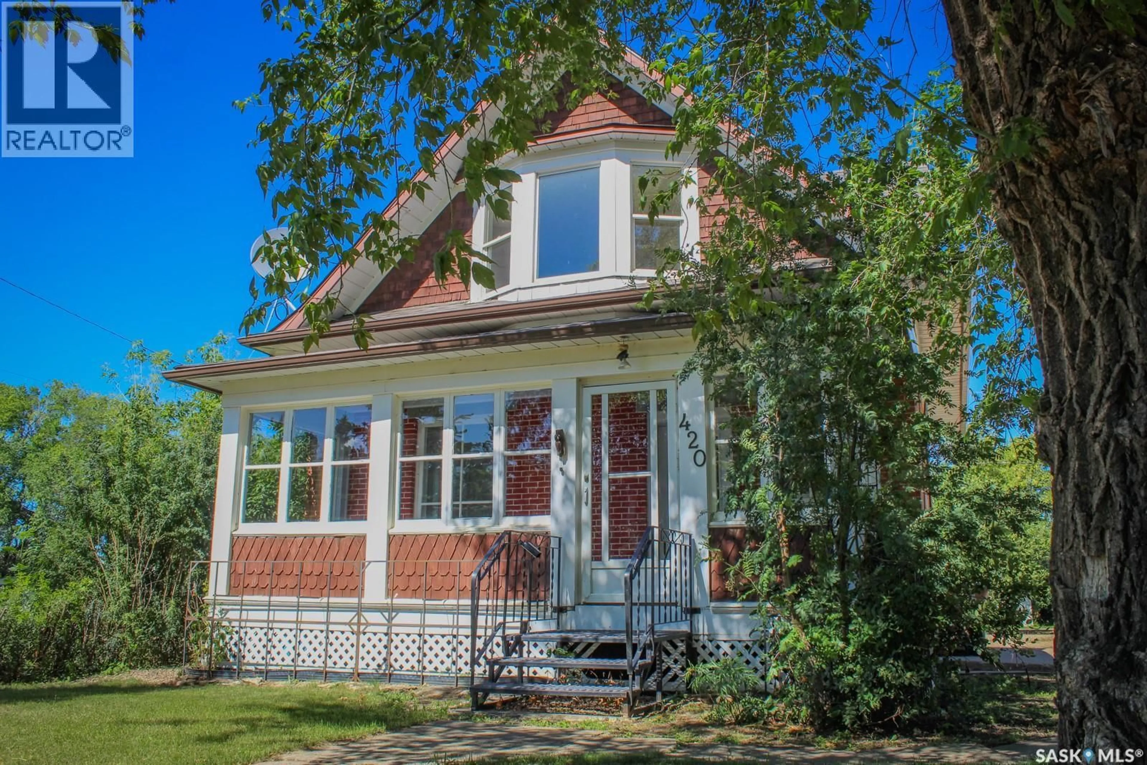 Home with vinyl exterior material, street for 420 BURROWS AVENUE, Melfort Saskatchewan S0E1A0