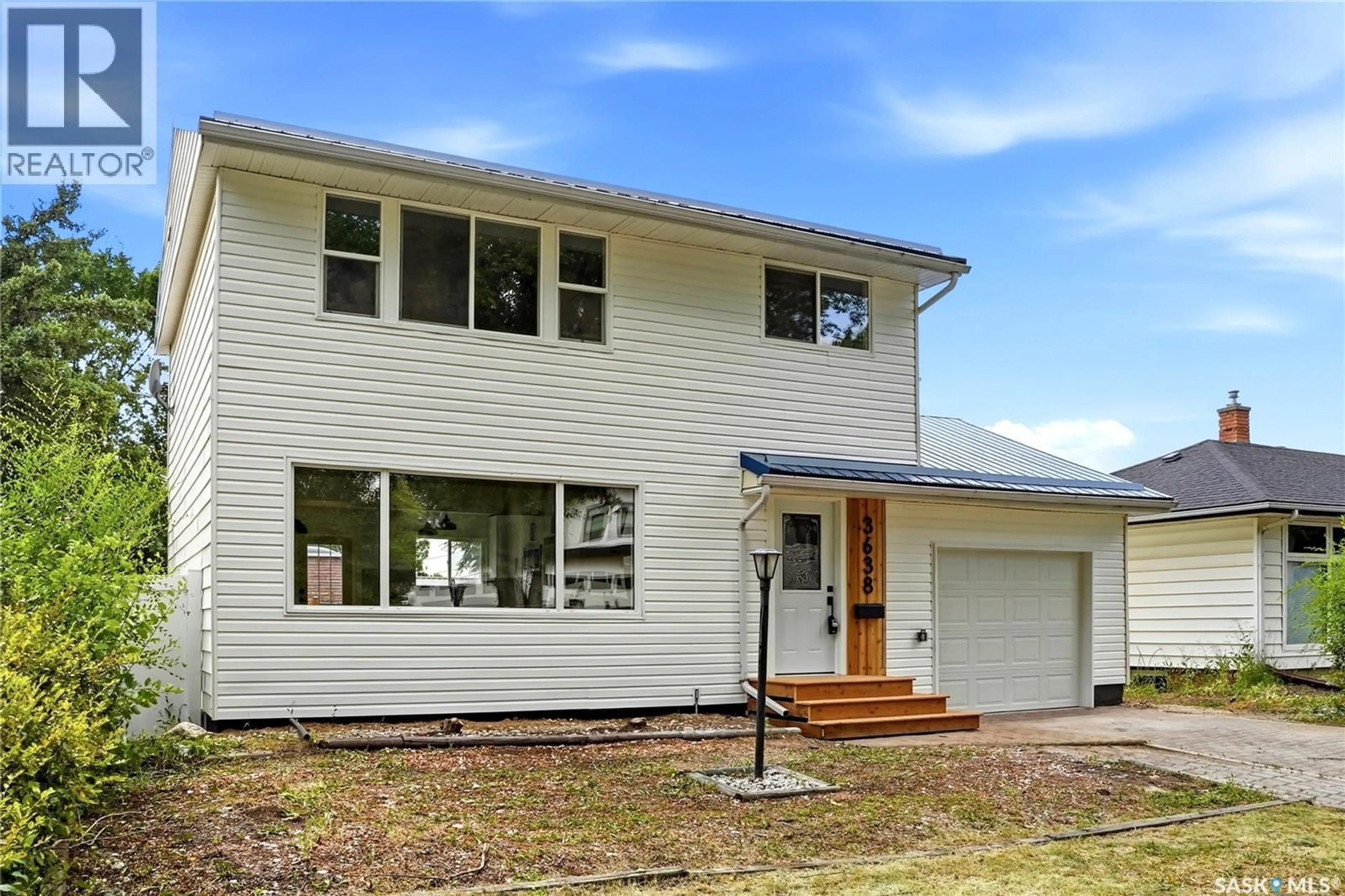 Home with vinyl exterior material, unknown for 3638 ARGYLE ROAD, Regina Saskatchewan S4S2C1