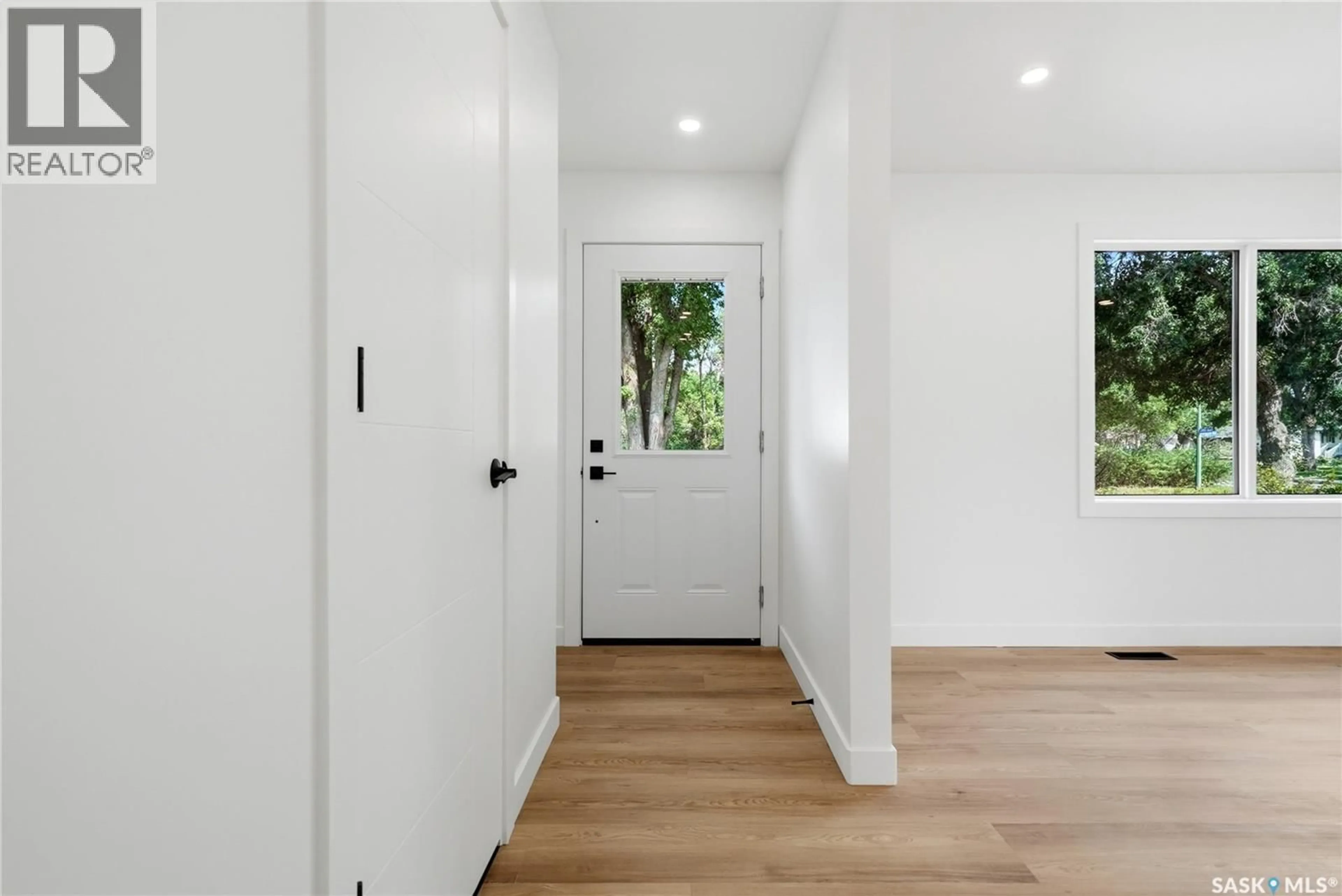 Indoor entryway for 3638 ARGYLE ROAD, Regina Saskatchewan S4S2C1