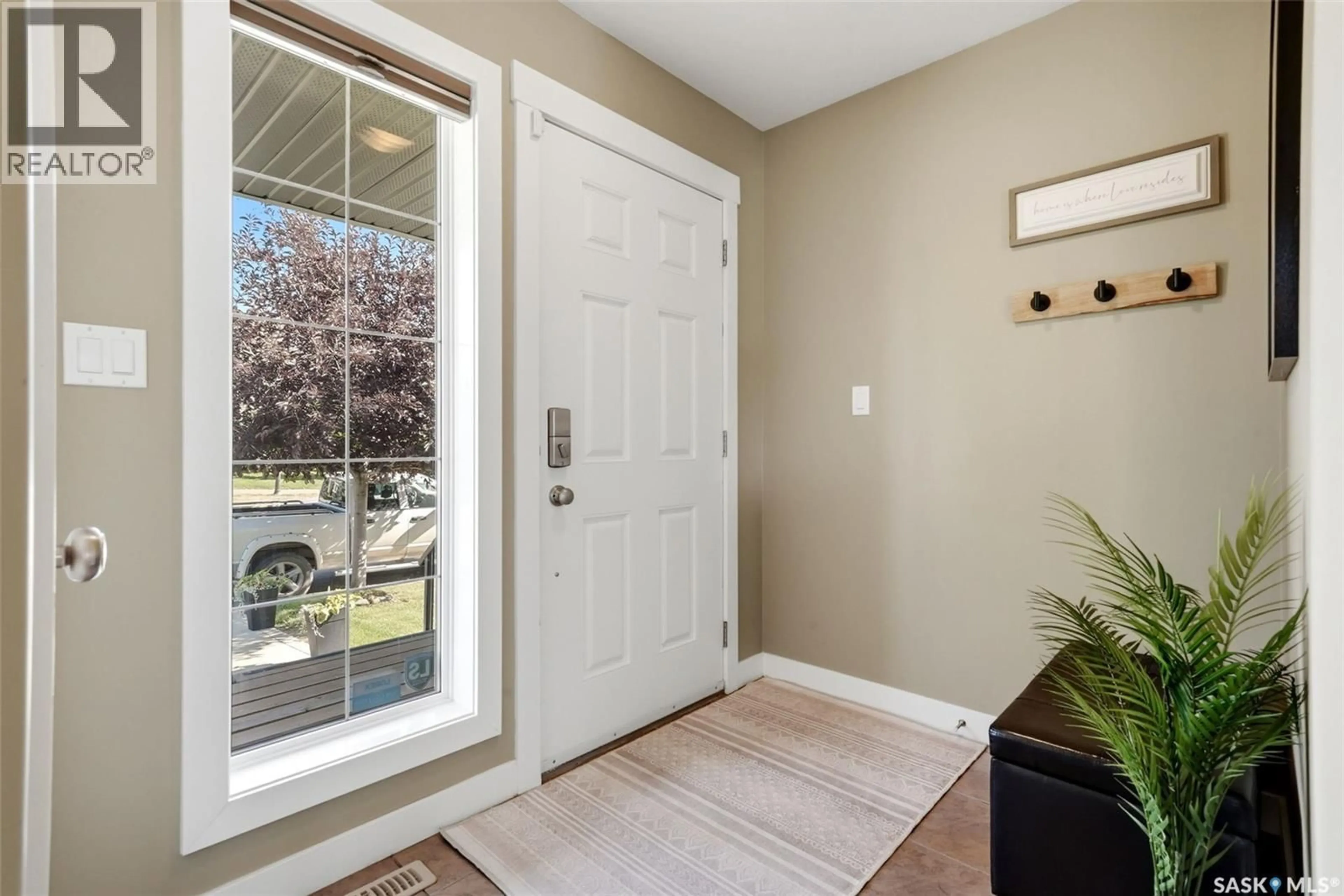 Indoor entryway for 3326 GREEN MOSS LANE, Regina Saskatchewan S4V1P2