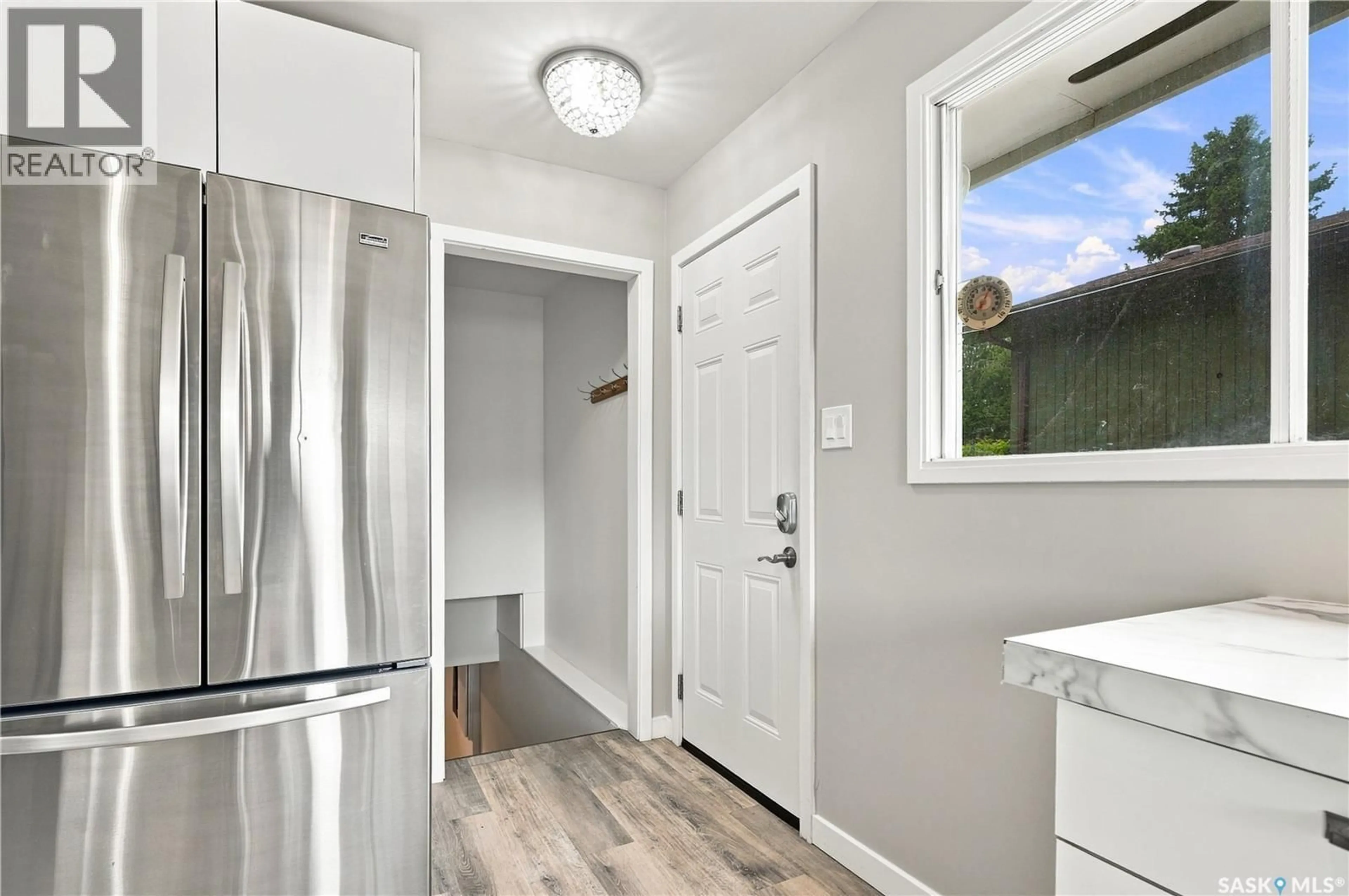 Indoor entryway for 338 BROCK CRESCENT, Saskatoon Saskatchewan S7H4N5