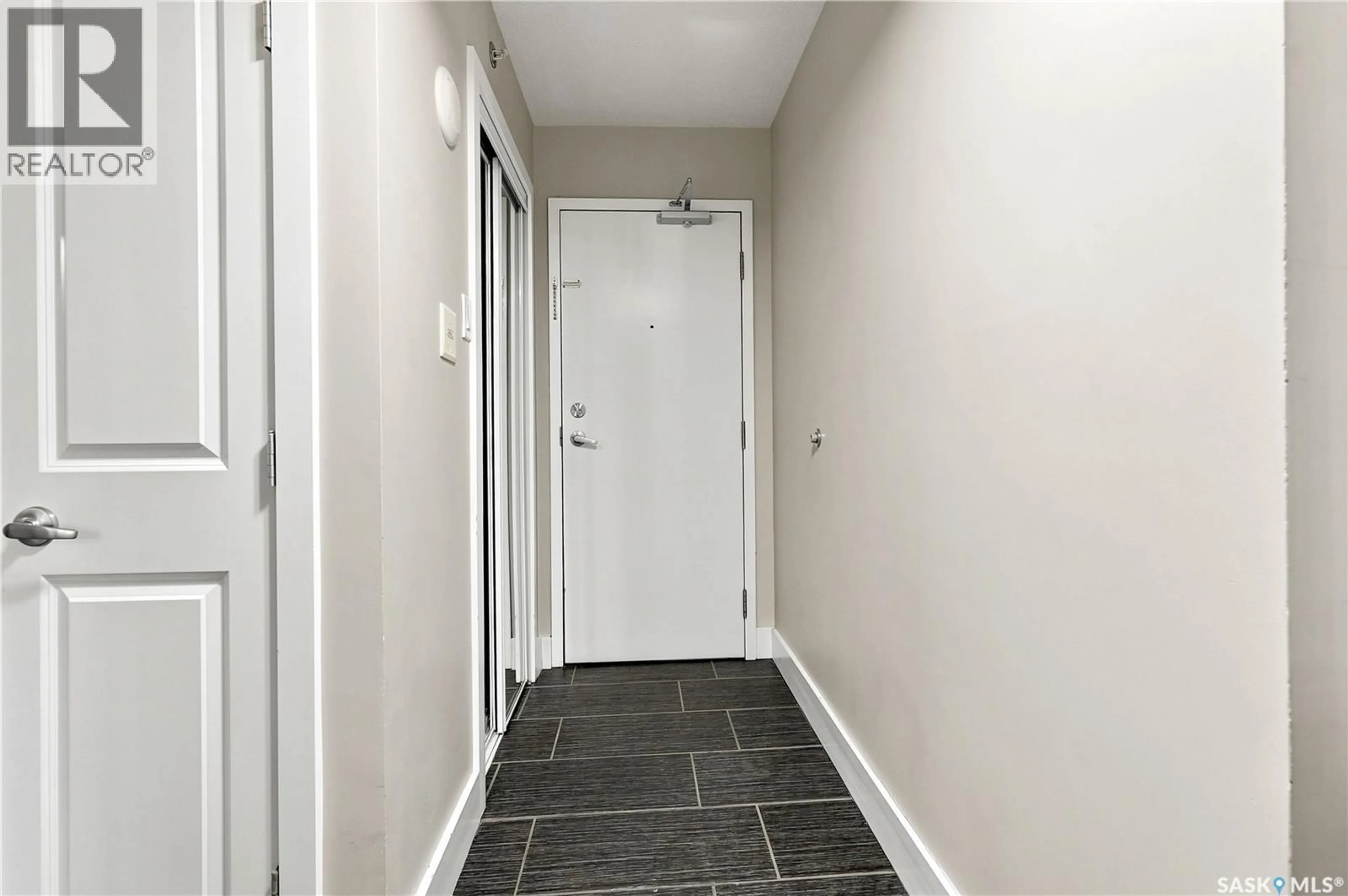 Indoor entryway for N - 205 320 5TH AVENUE, Saskatoon Saskatchewan S7K2P5