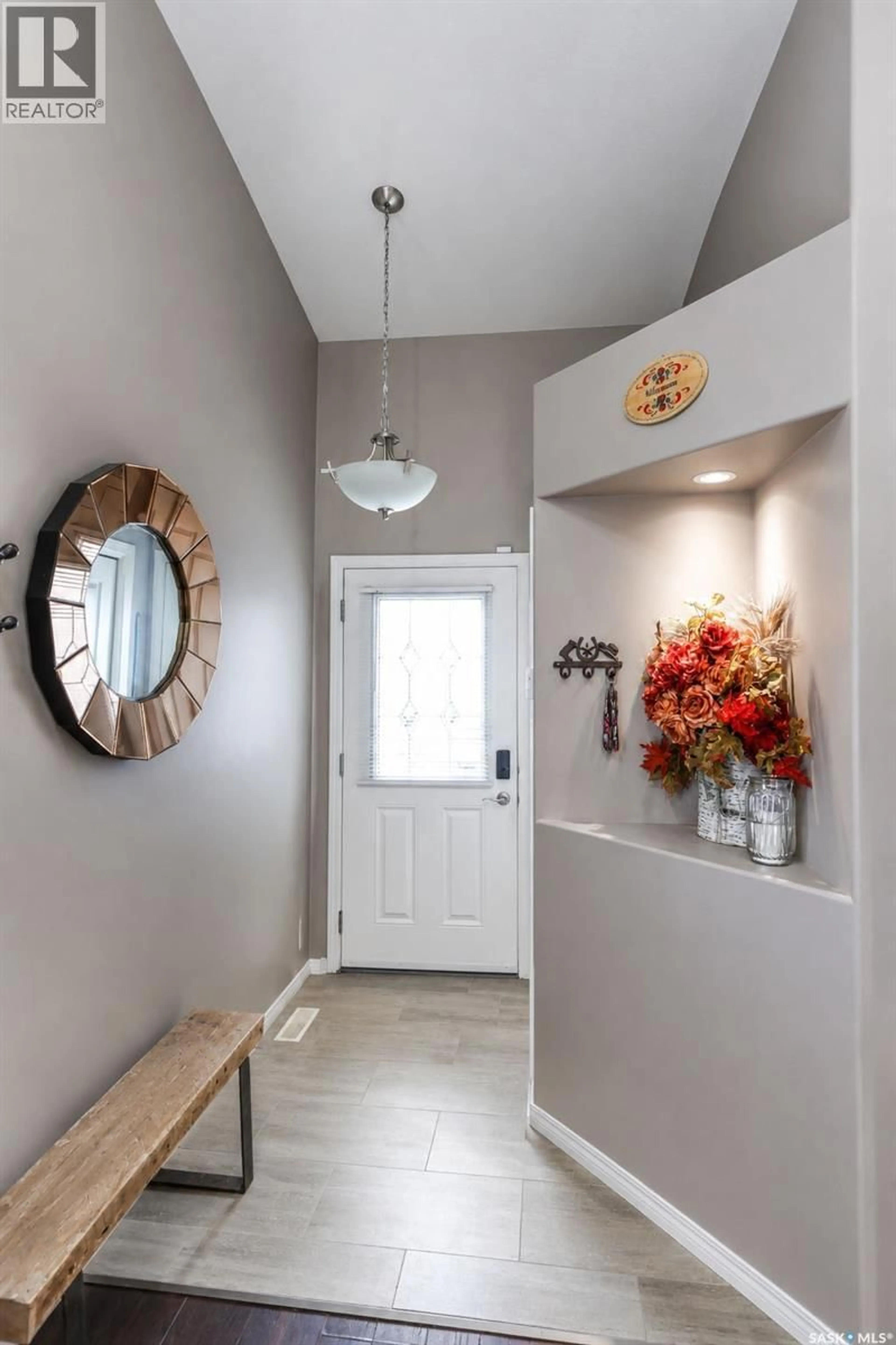 Indoor entryway for 1851 - 309 PEDERSON DRIVE, Prince Albert Saskatchewan S6X0B2