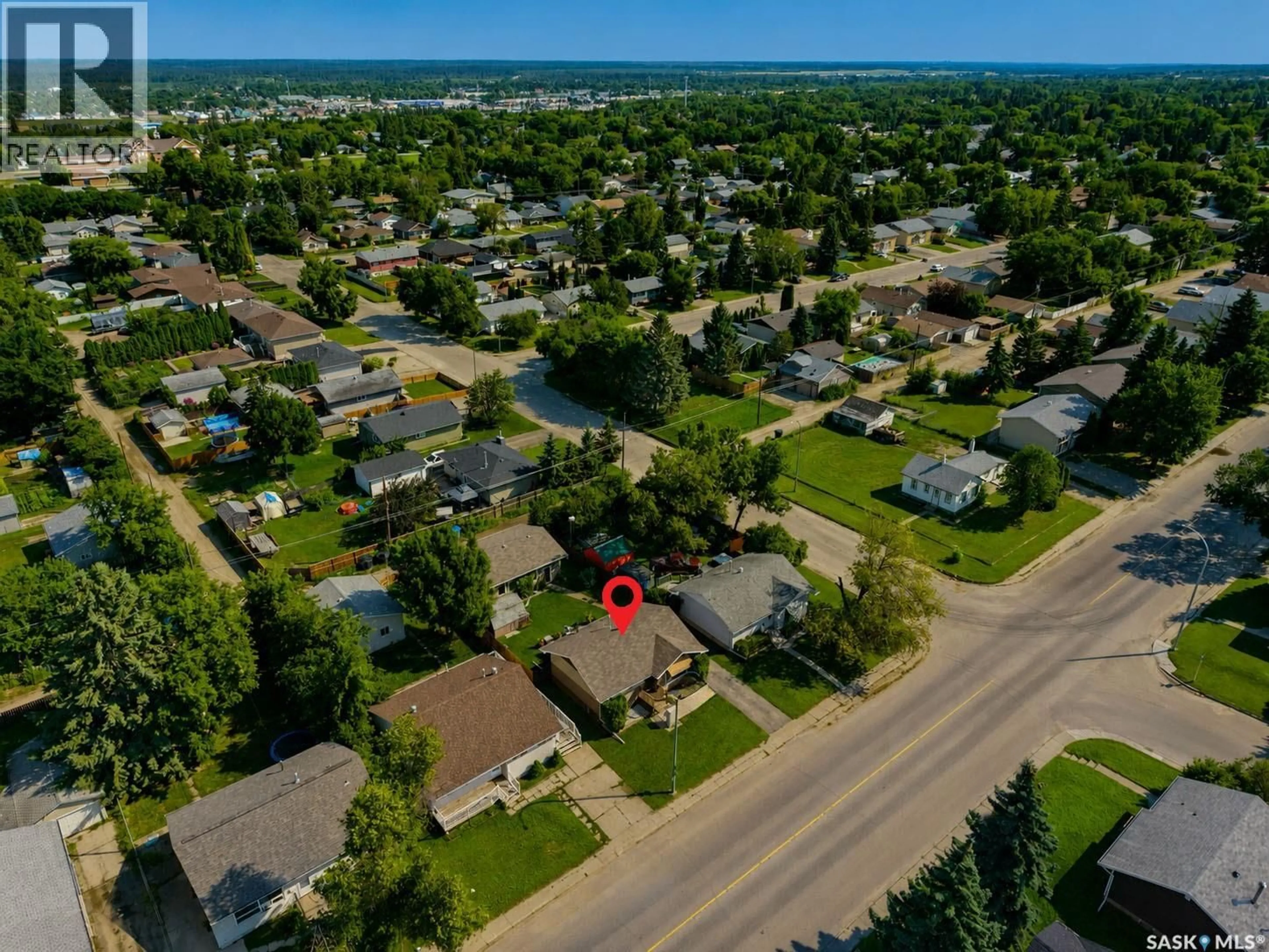A pic from outside/outdoor area/front of a property/back of a property/a pic from drone, street for 340 28TH STREET, Prince Albert Saskatchewan S6V1X4
